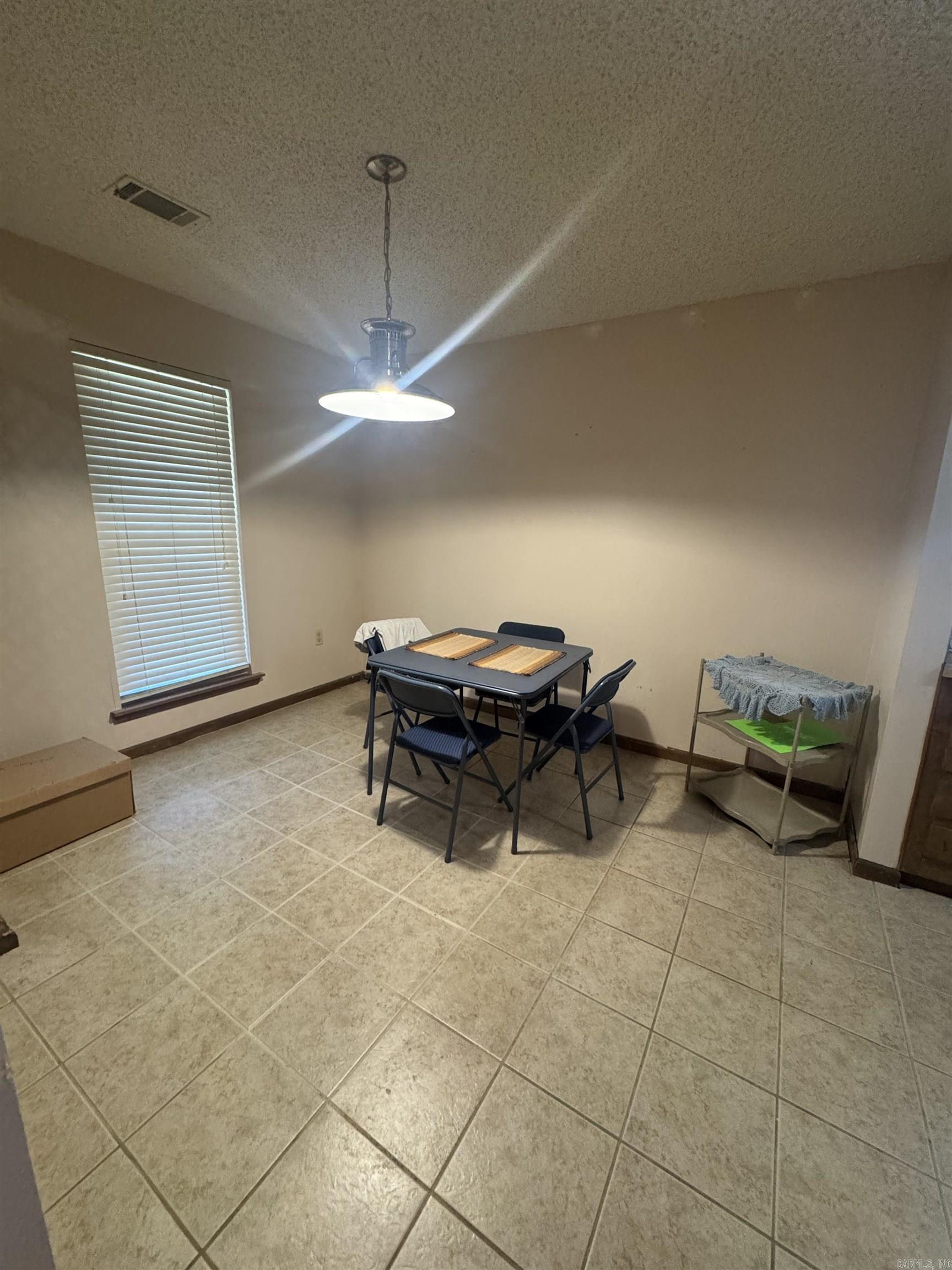 TWIN OAKS - Residential