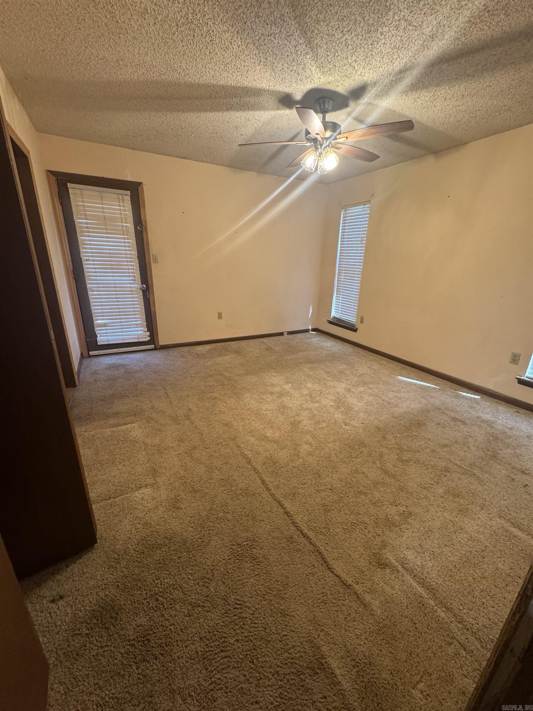 TWIN OAKS - Residential