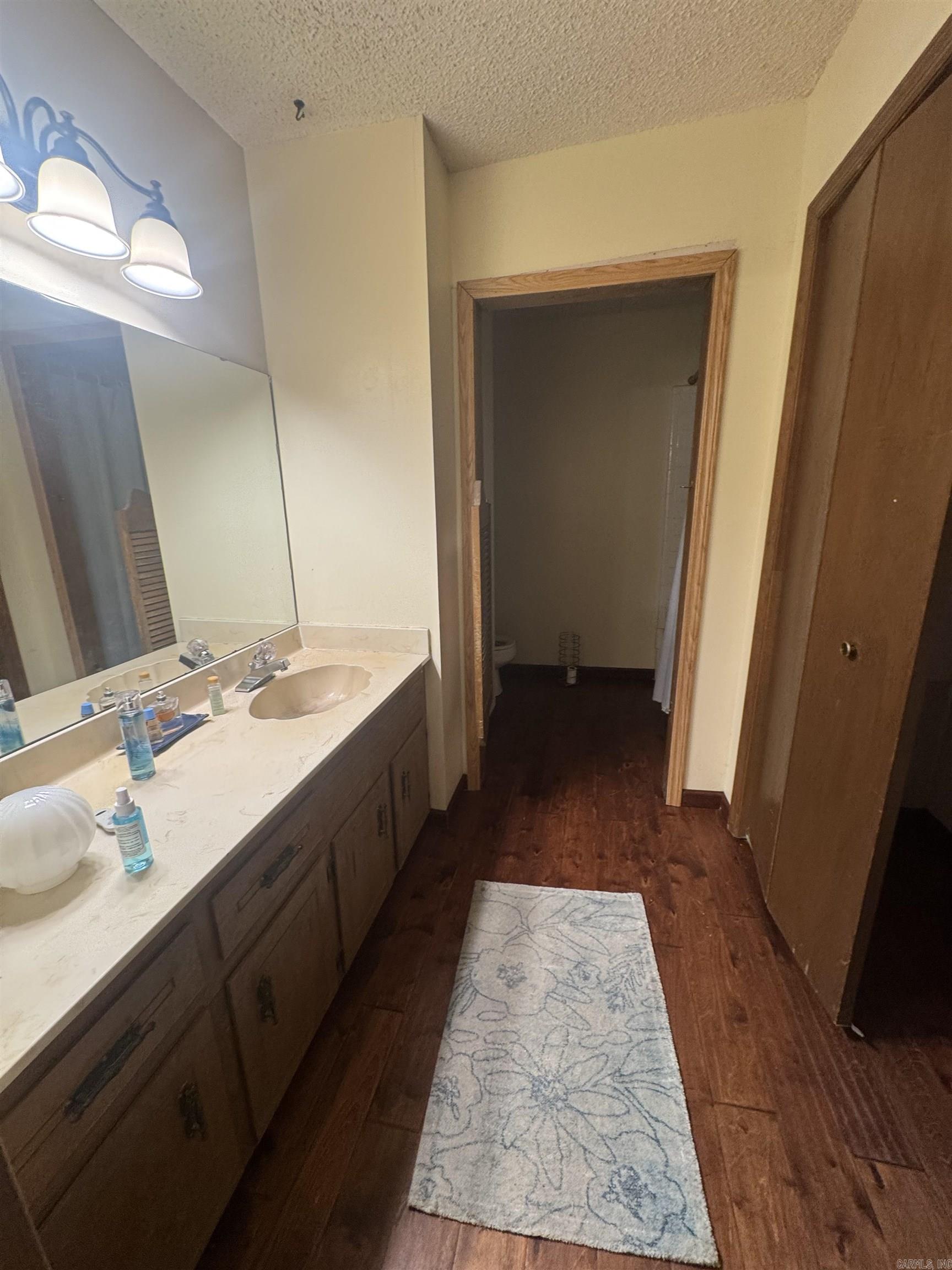 TWIN OAKS - Residential