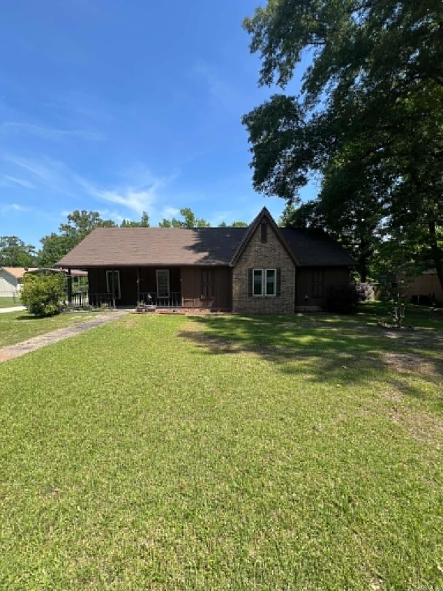TWIN OAKS - Residential