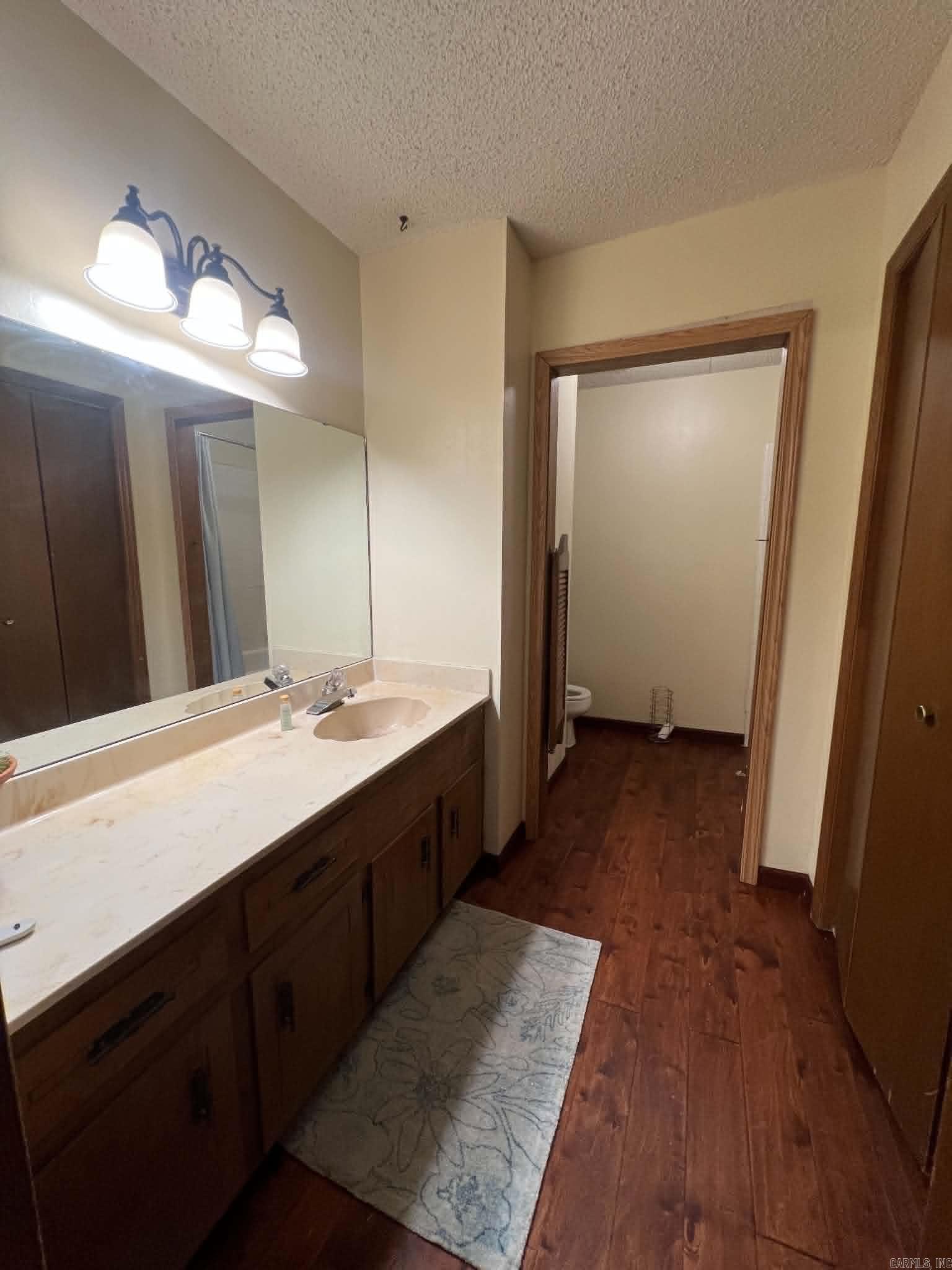 TWIN OAKS - Residential
