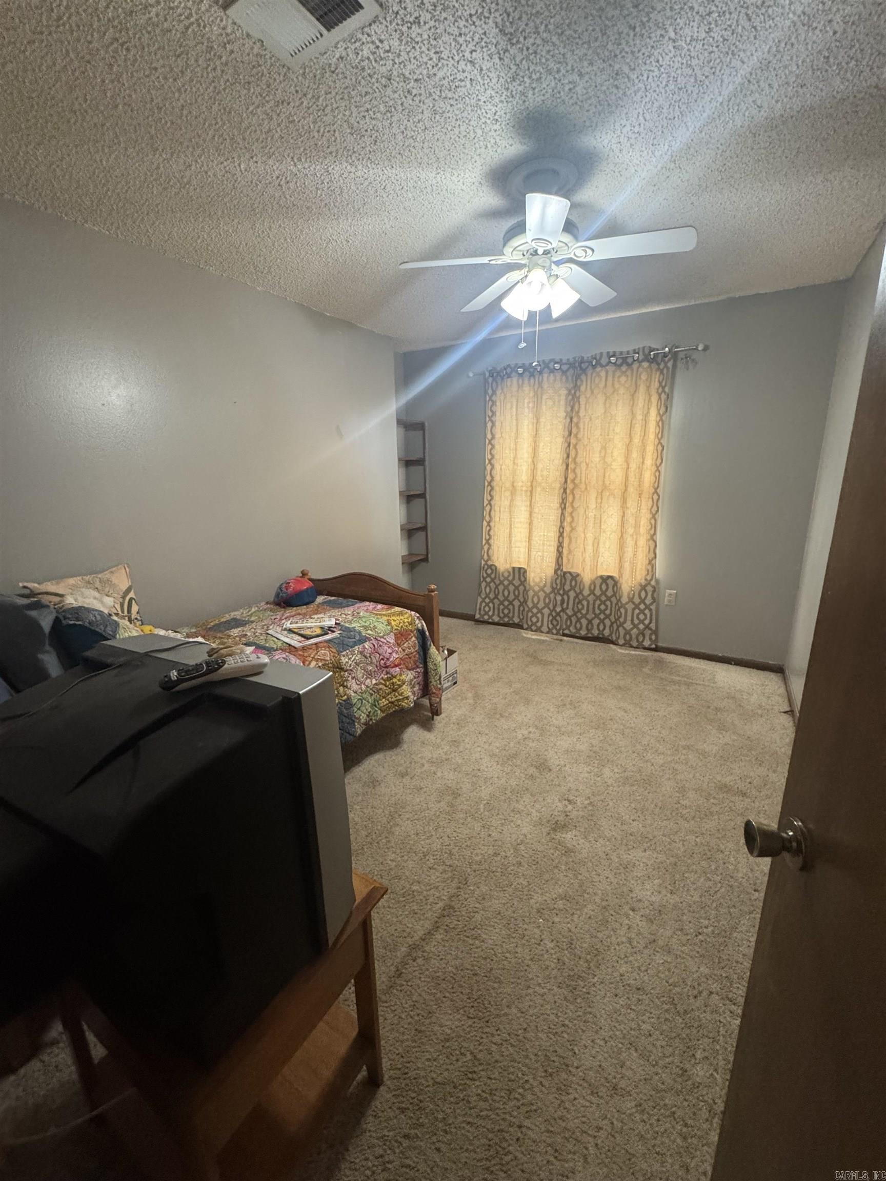 TWIN OAKS - Residential