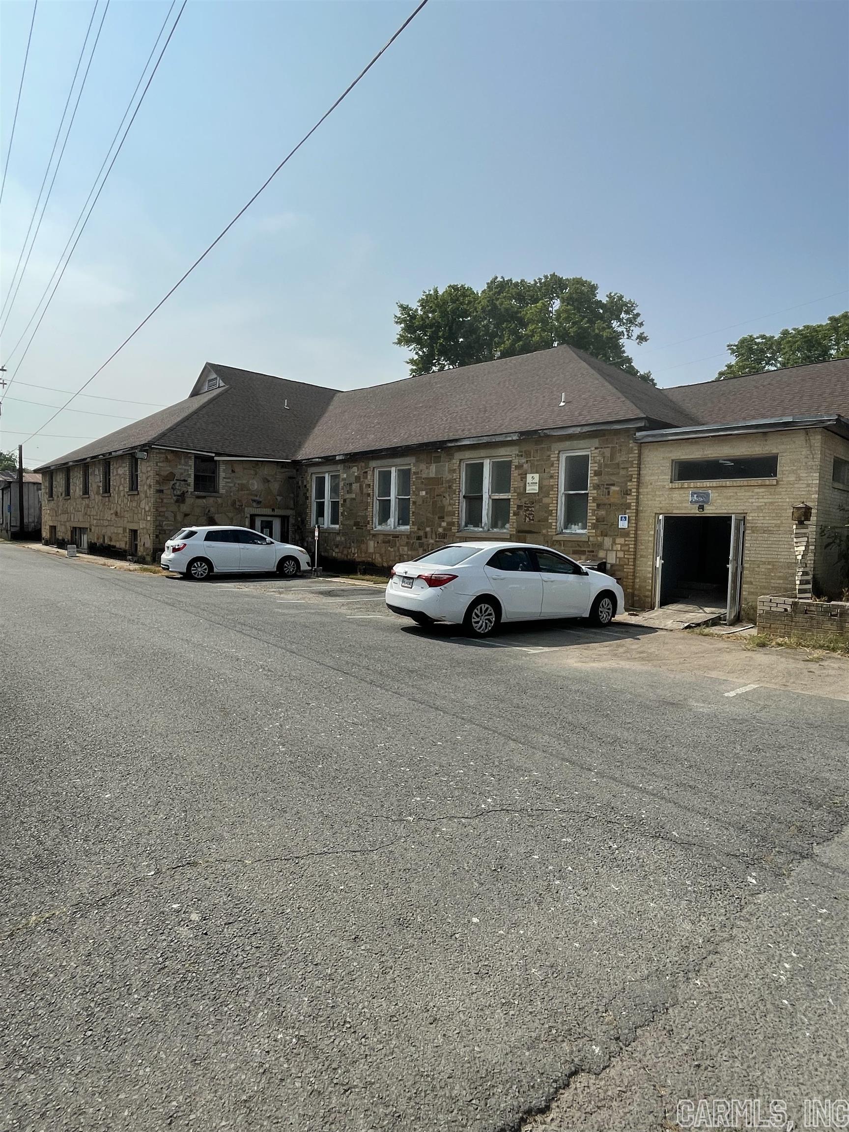 Clinton Original - Commercial Sale