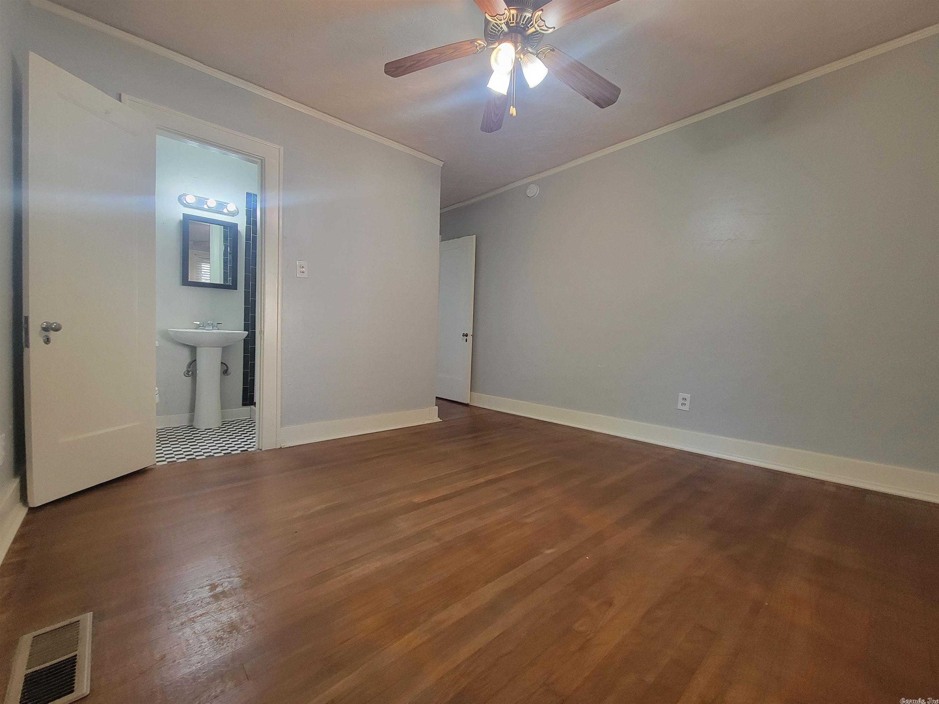 OAK FOREST - Residential Lease