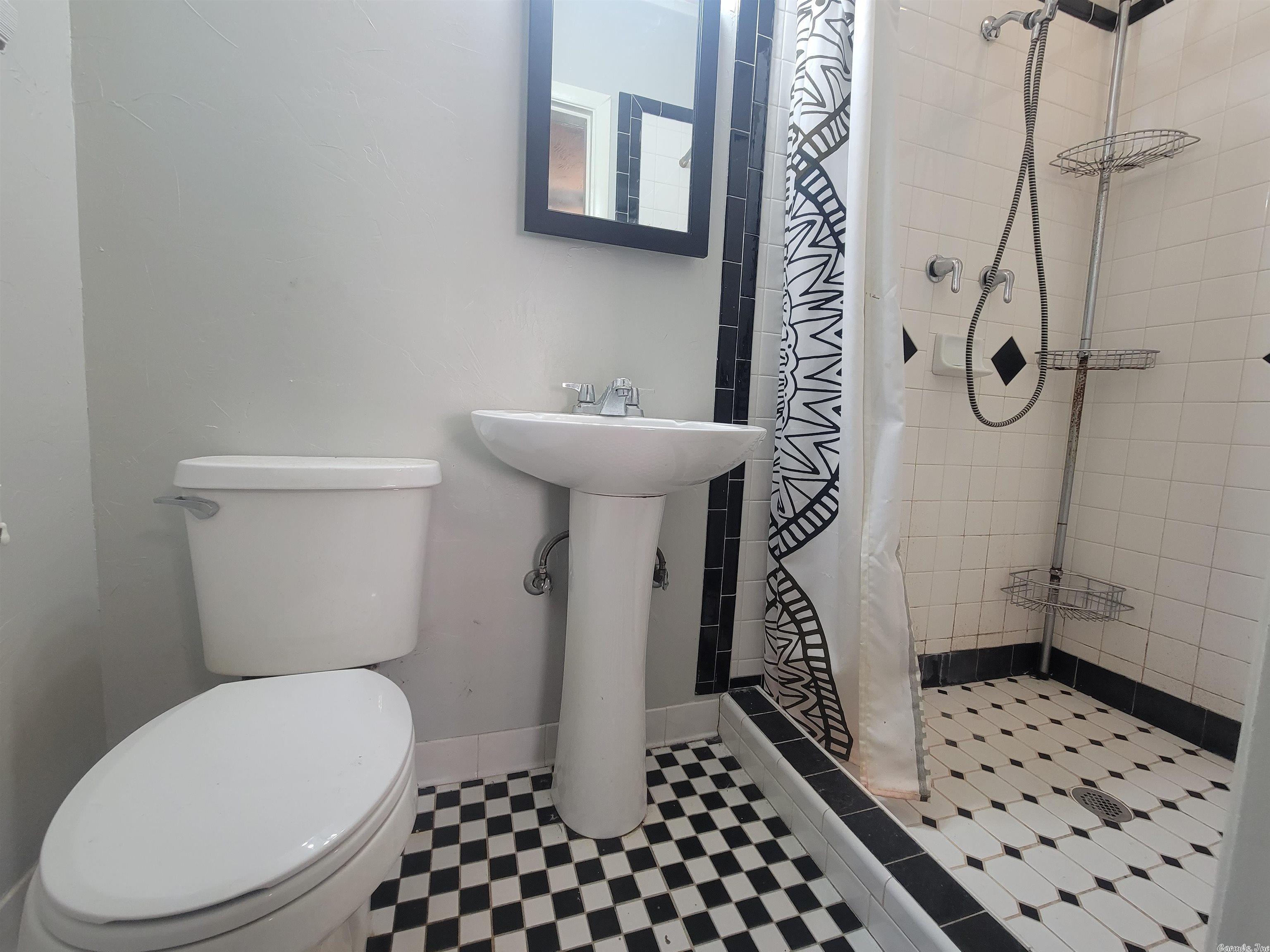 OAK FOREST - Residential Lease