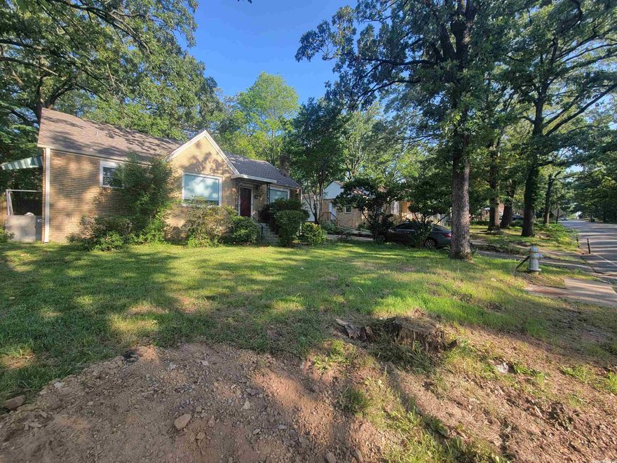 Available for rent: 3 bed 2 bath home available. Storage building. Lease terms $1200 deposit, $50 application fee. Contact the office and apply online at c21prjxrentals.com Office Hours: Monday through Friday 8:30am-5:00pm.