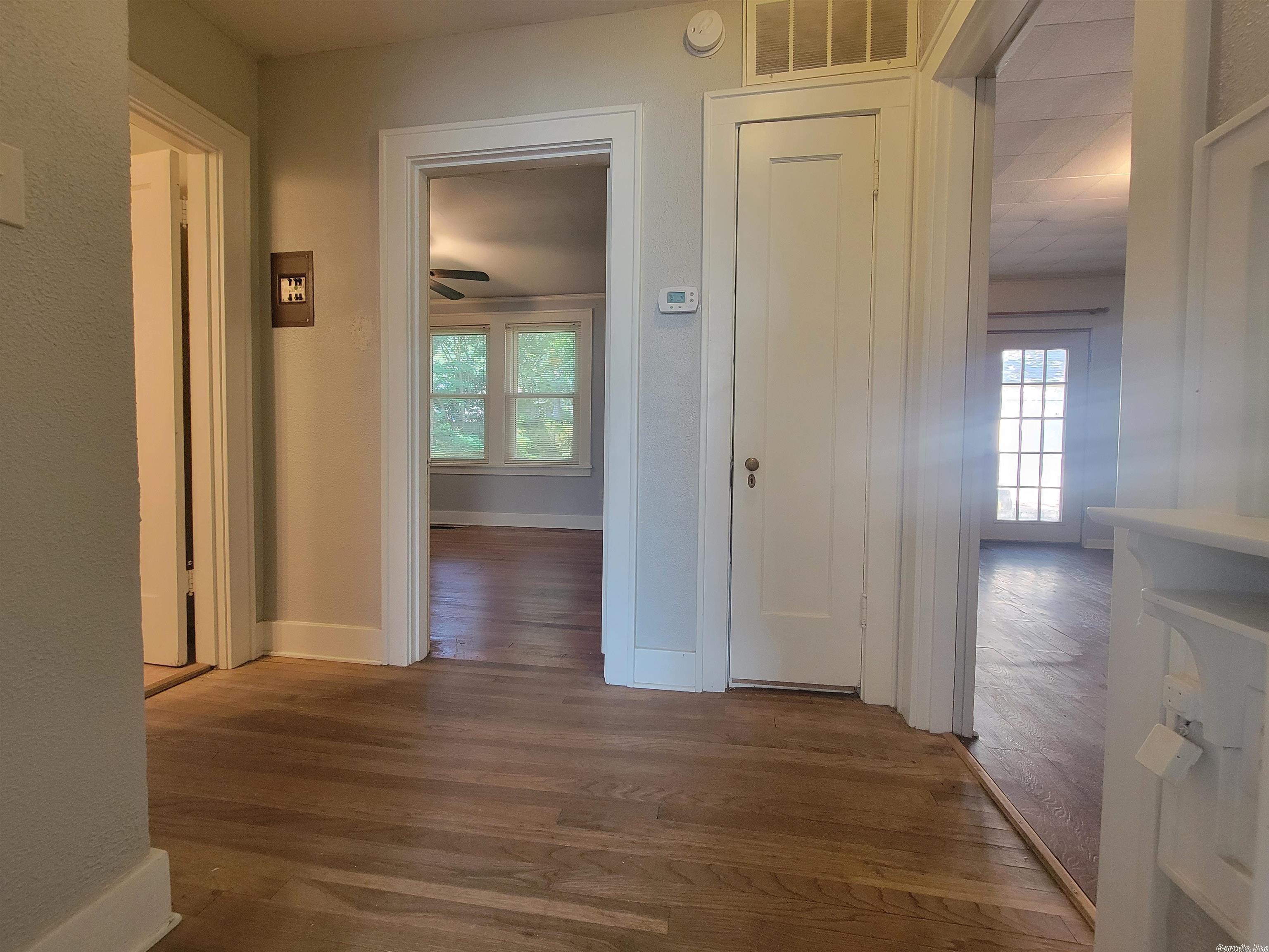 OAK FOREST - Residential Lease