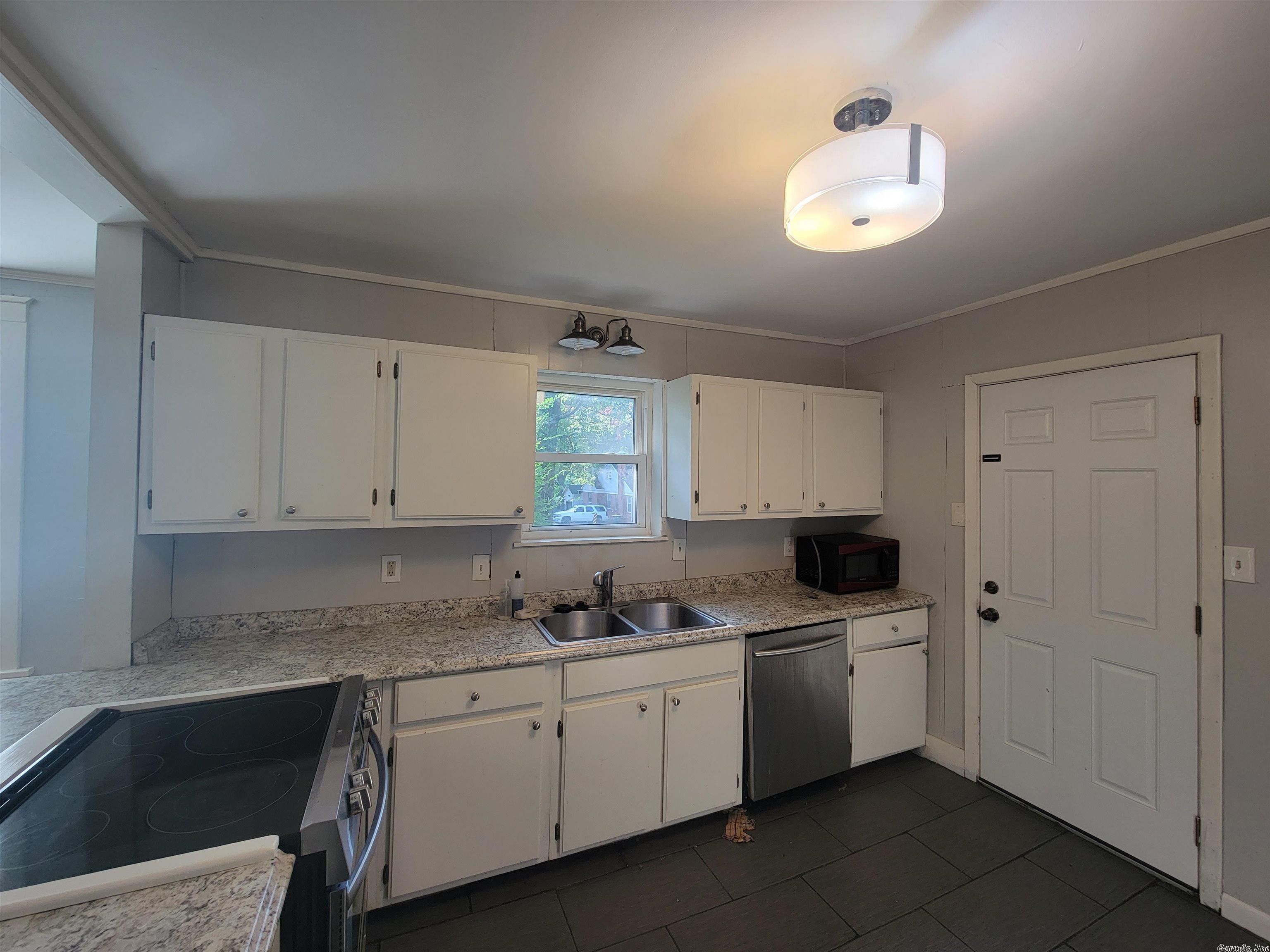 OAK FOREST - Residential Lease