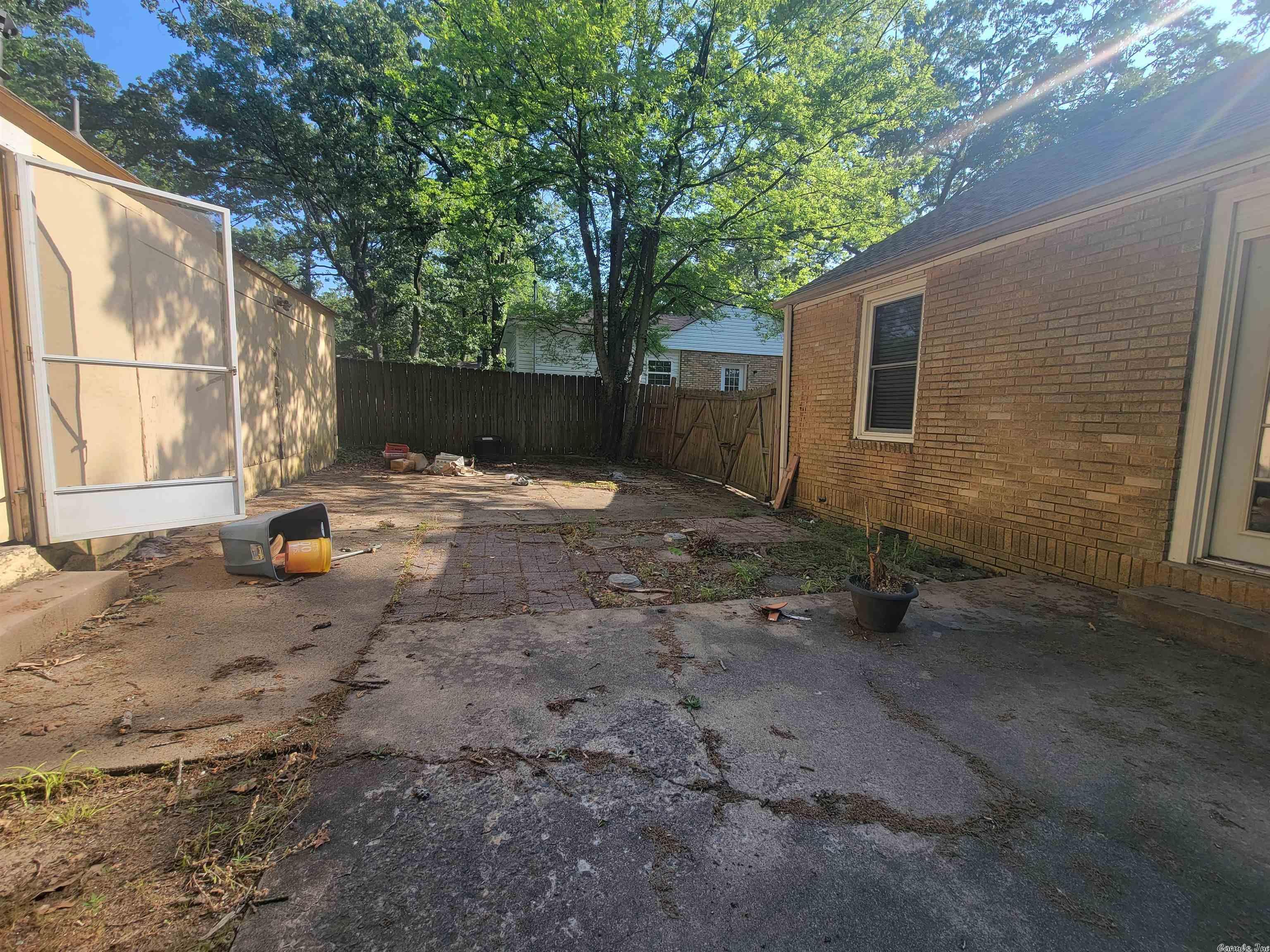 OAK FOREST - Residential Lease