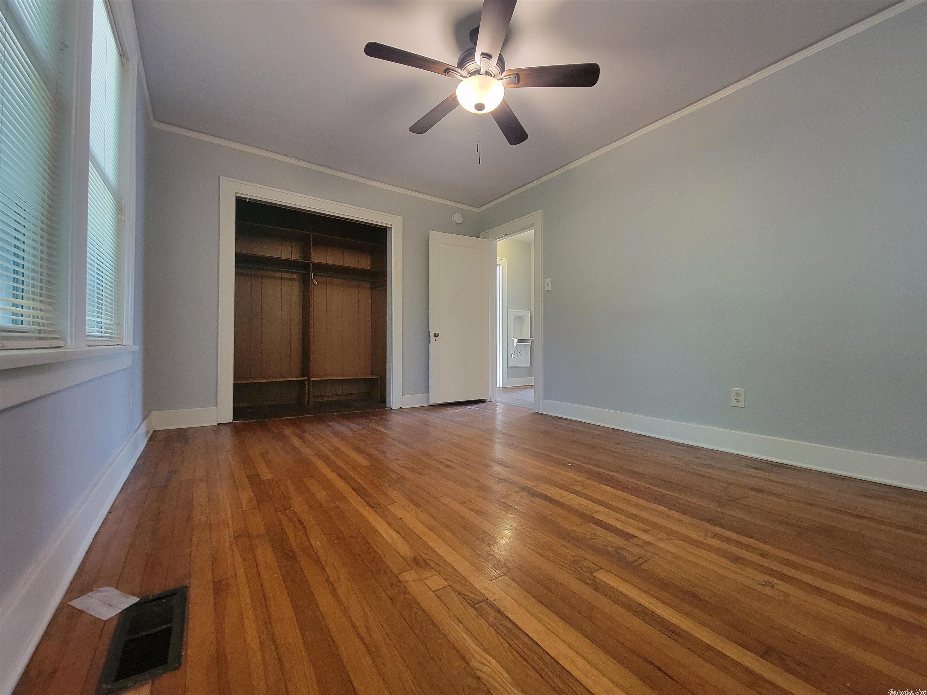 OAK FOREST - Residential Lease