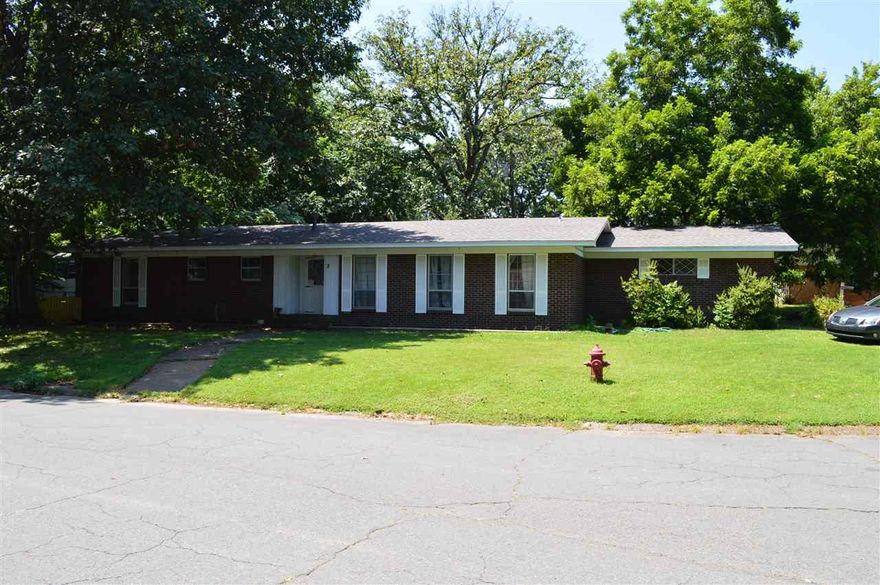 MOTIVATED SELLER! Reduced price to $89,500 for 1865 sq ft is a Steal of a  Deal! Great house for a Mr. Fix-it! Needs a little TLC but completely livable to transform into your home of choice. This 3 bedroom 2 1/2 bath home has plenty of room for the family with a new roof 2 years ago. This home will not go FHA financing so other financing would need to be acquired. (Conventional, Bank Loan or Cash) To be sold as-is.