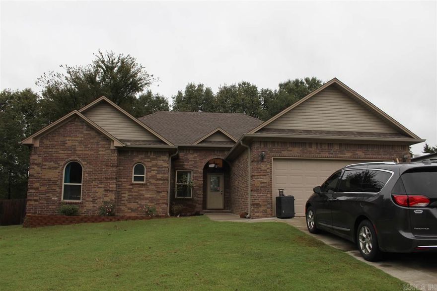 Available in November: 4 bedroom 2 bath home in Cabot School District. Split floor flan, spacious master bedroom. Separate shower and jetted tub. Fully fenced back yard with separate fenced area for dogs. Home is dog friendly, no cats. Please contact Century 21 Prestige Realty at 501-982-7474 to schedule a viewing appointment. Apply online at c21prjxrentals.com. Lease terms 12 months, $1,325 security deposit. $250 pet fee per pet.