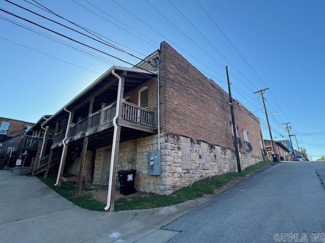 EAST BROADWAY - Residential