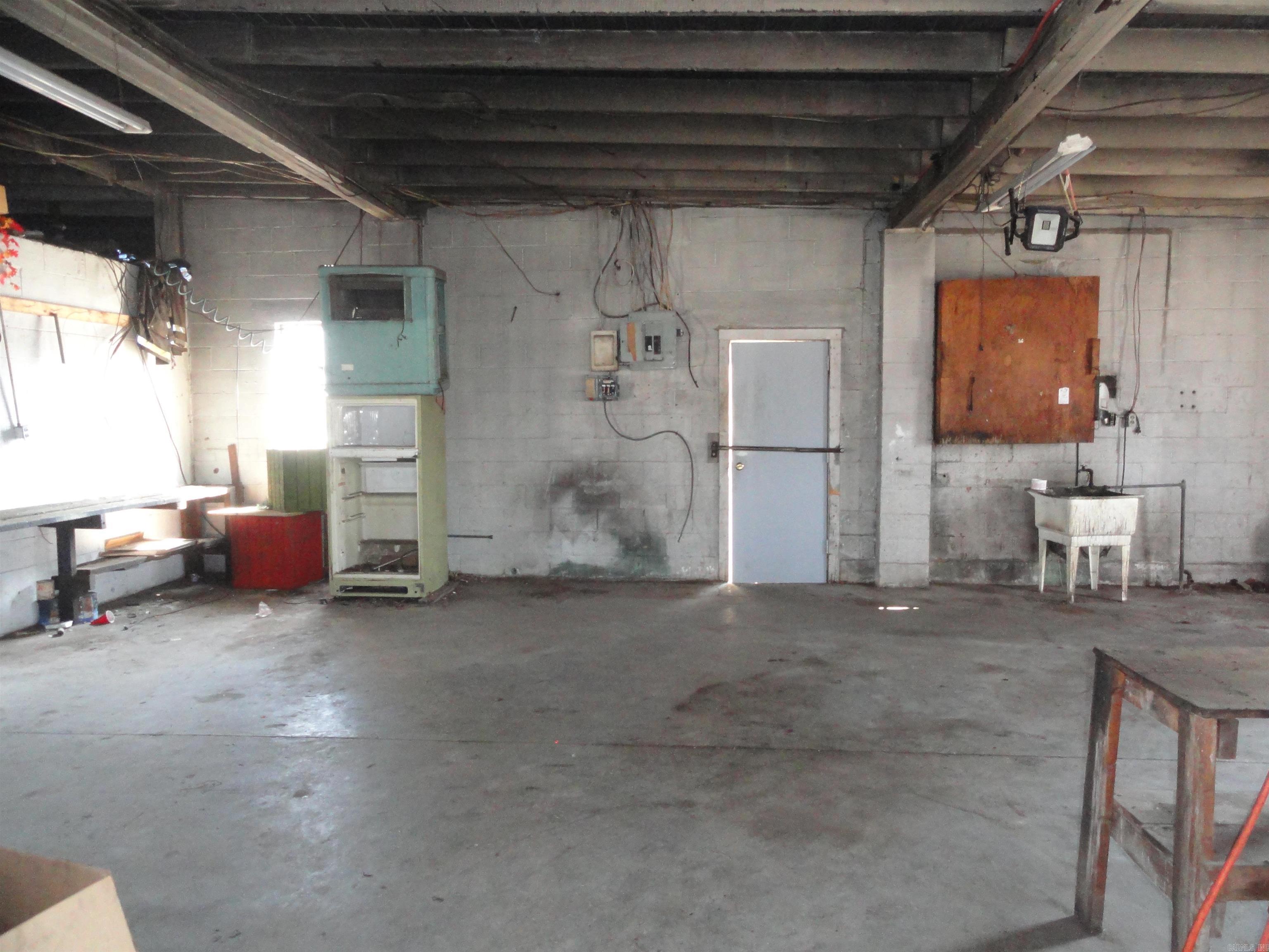 Metes & Bounds - Commercial Sale