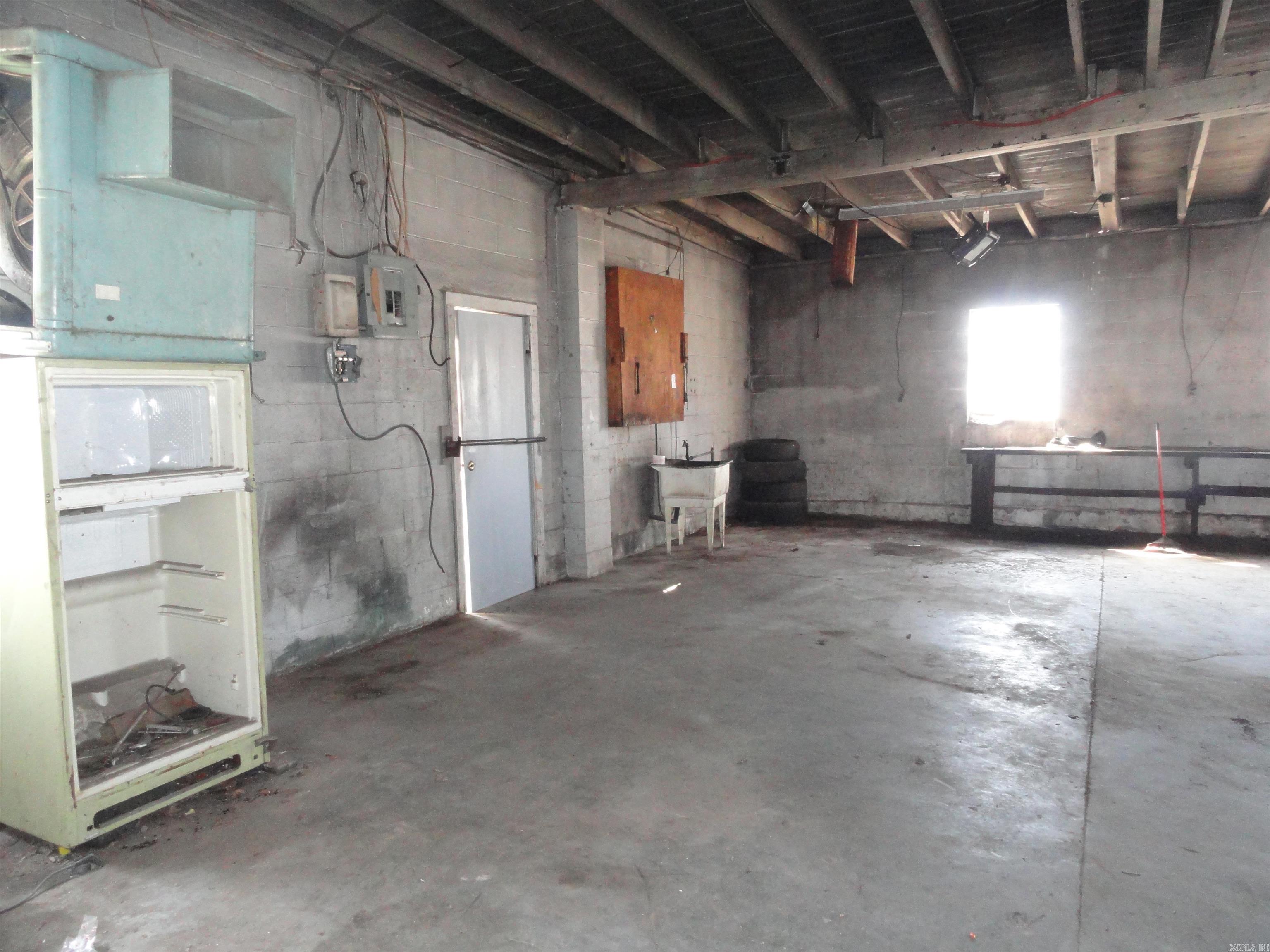 Metes & Bounds - Commercial Sale