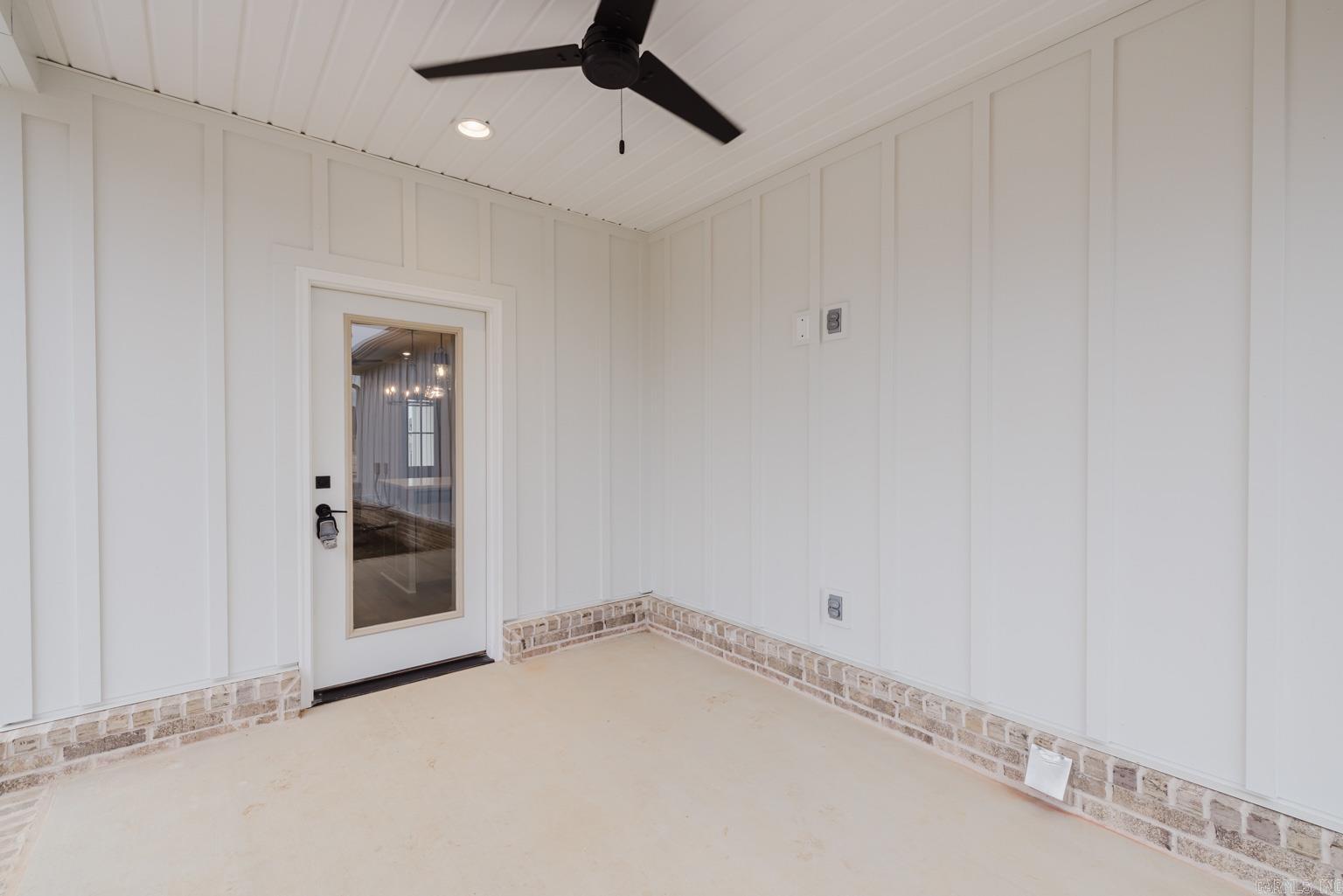 MIDTOWN BRYANT - Residential