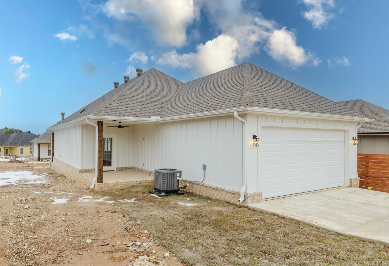 MIDTOWN BRYANT - Residential