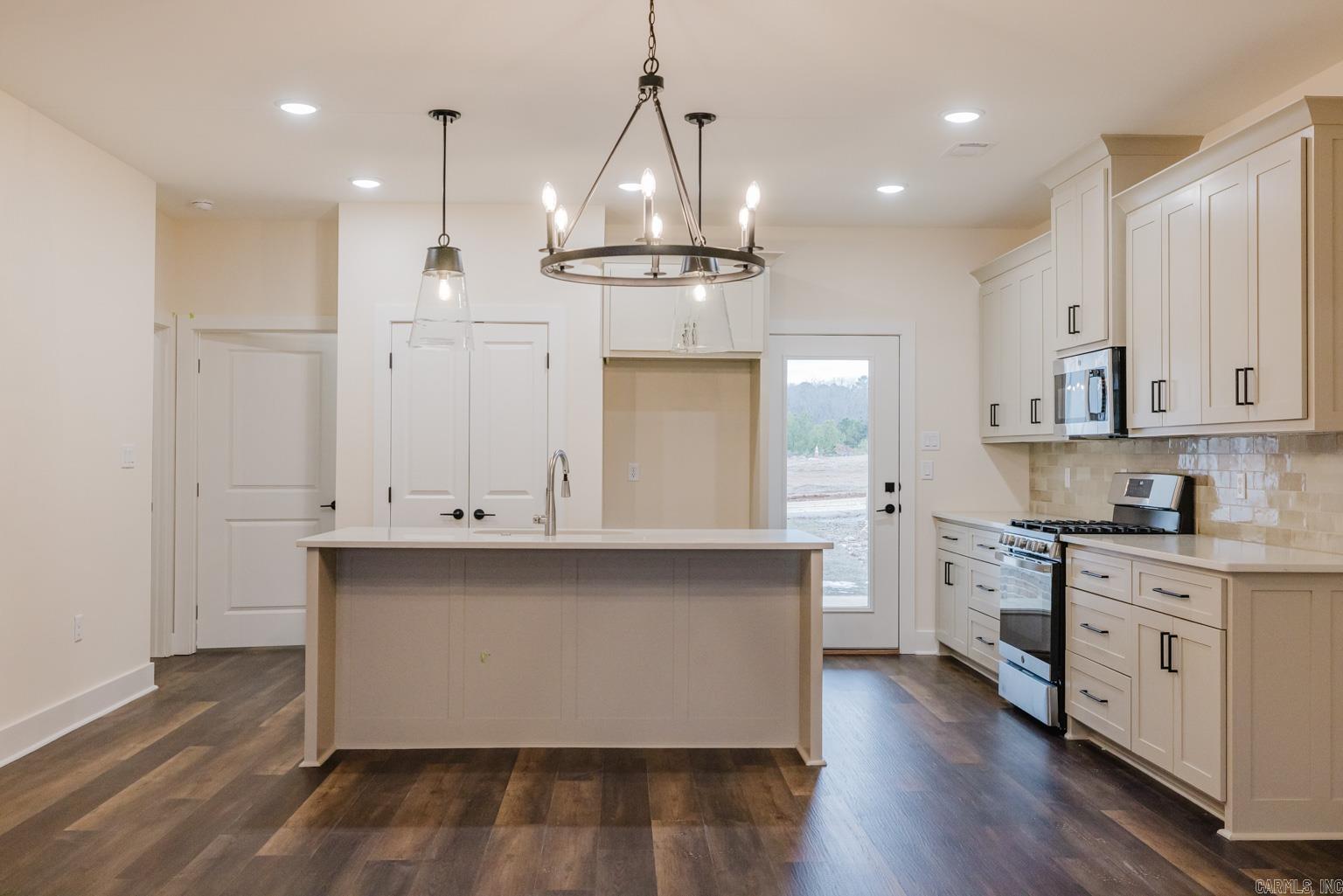 MIDTOWN BRYANT - Residential