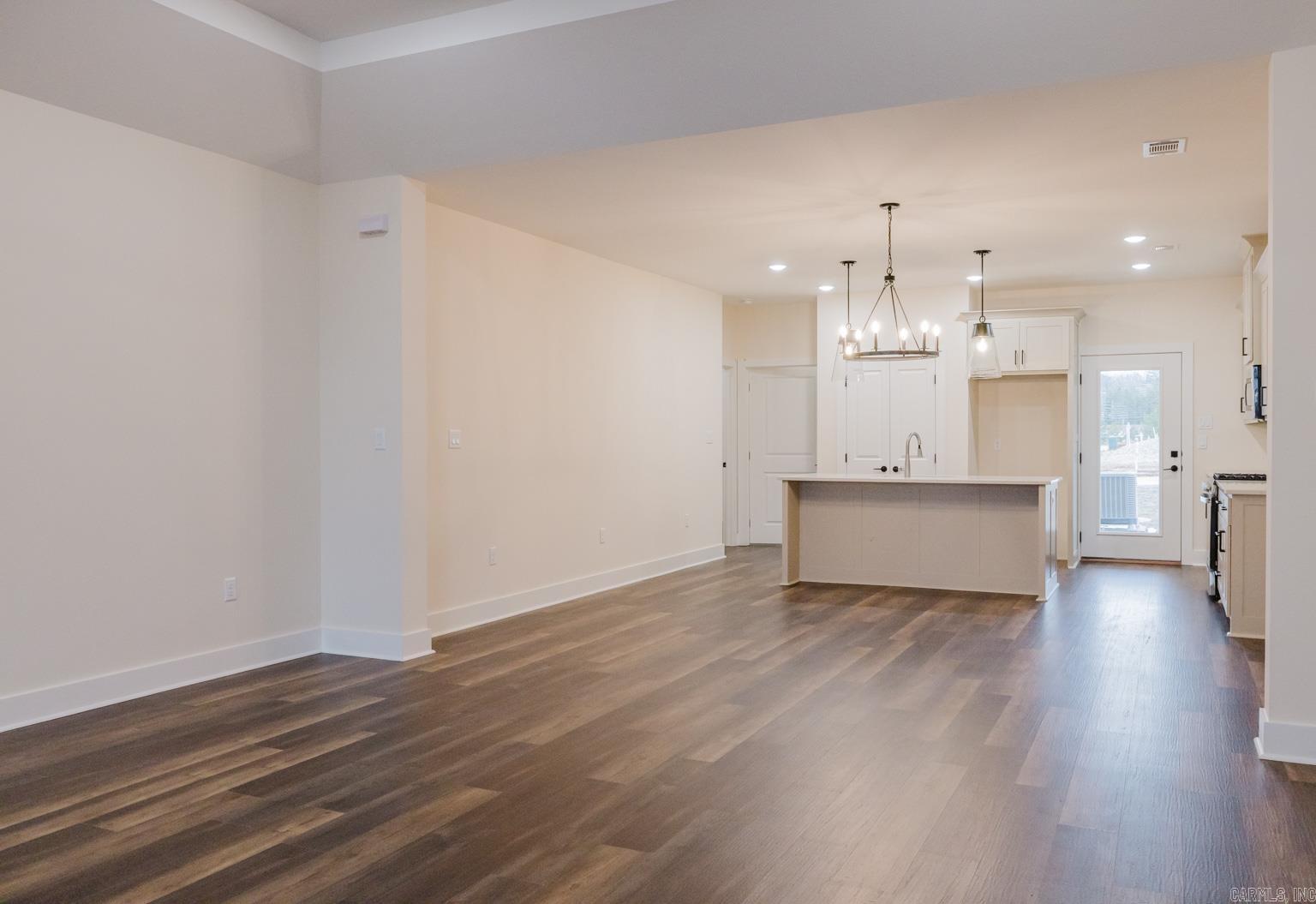 MIDTOWN BRYANT - Residential