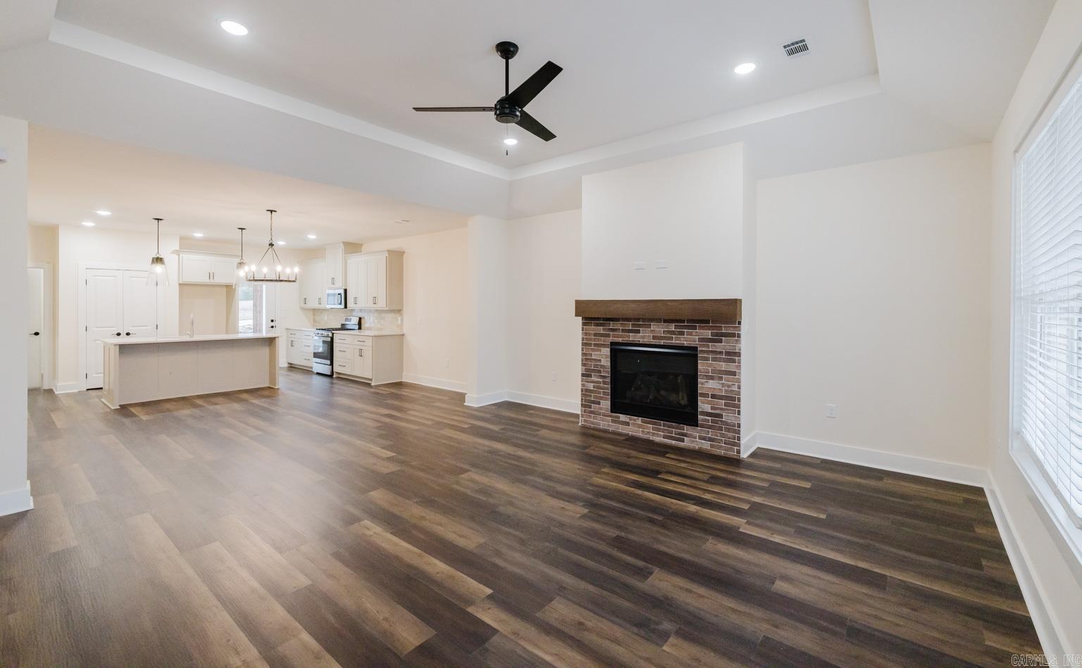 MIDTOWN BRYANT - Residential