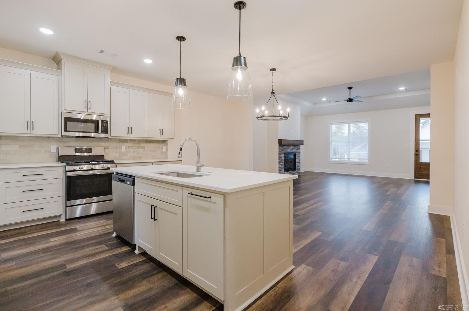 MIDTOWN BRYANT - Residential