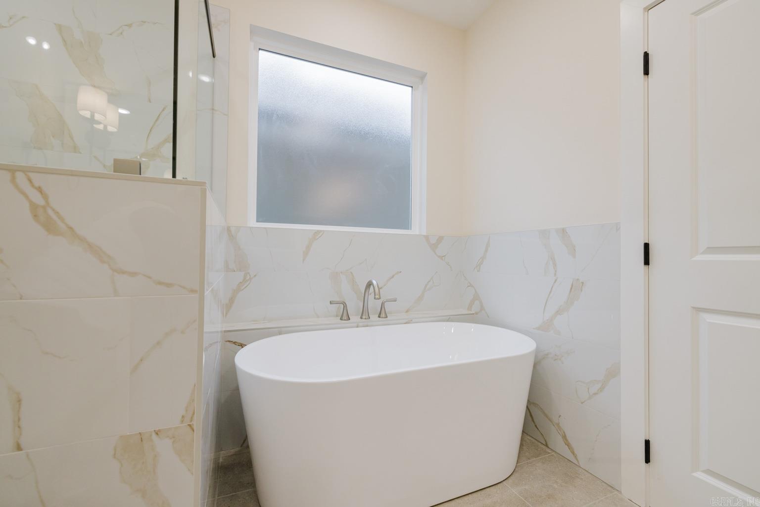 MIDTOWN BRYANT - Residential