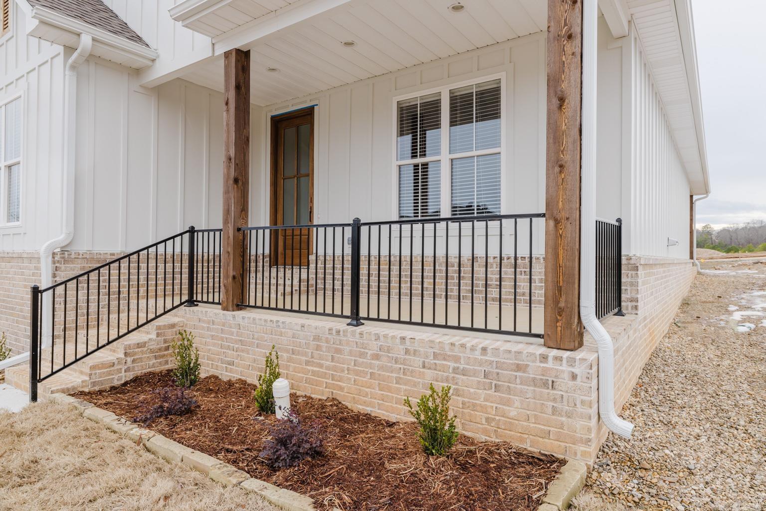 MIDTOWN BRYANT - Residential