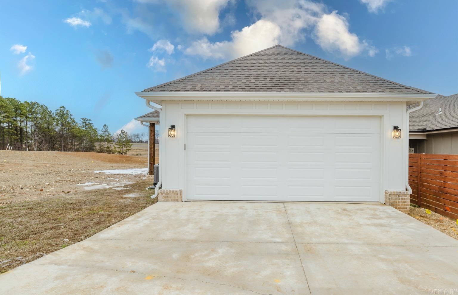 MIDTOWN BRYANT - Residential