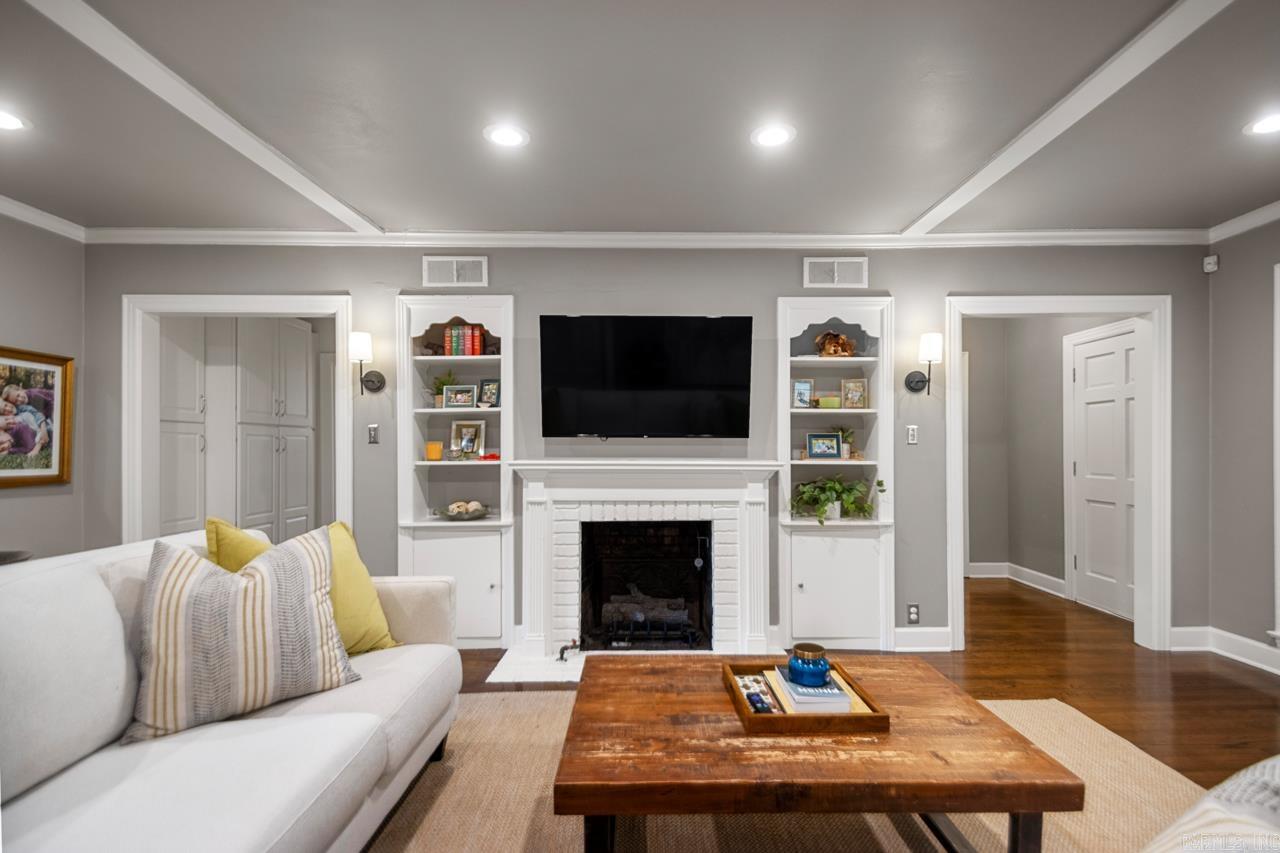 PASCHAL HEIGHTS - Residential