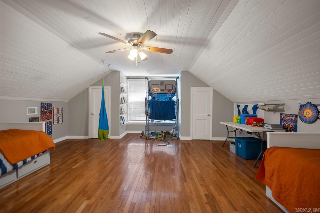 PASCHAL HEIGHTS - Residential