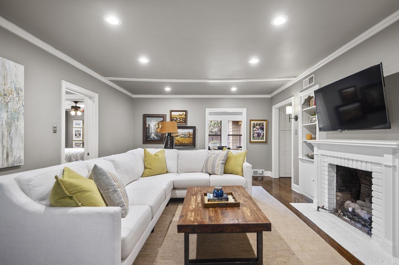 PASCHAL HEIGHTS - Residential