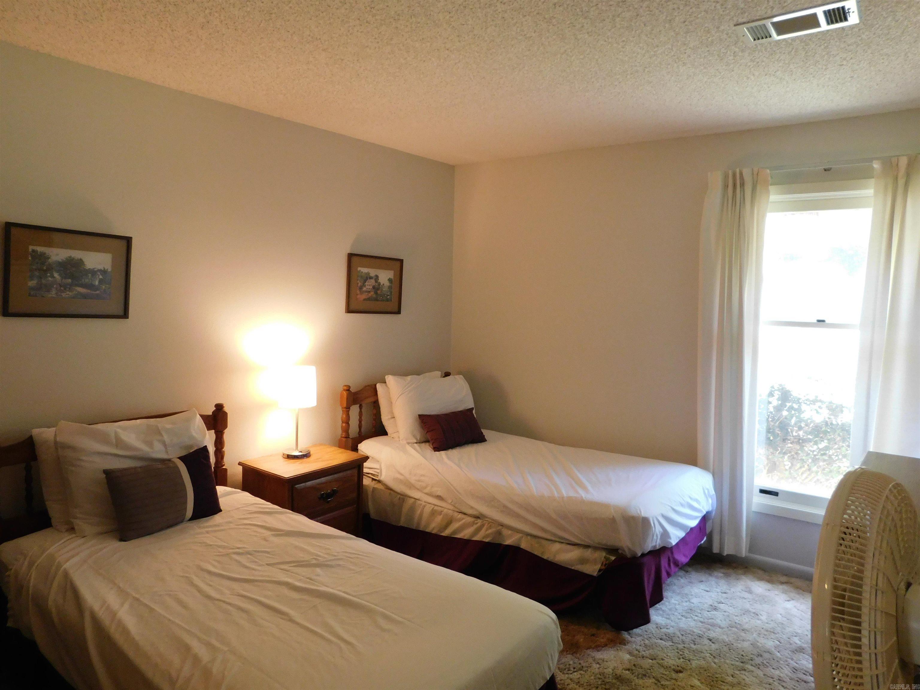 VALENCIA COURTS - Residential