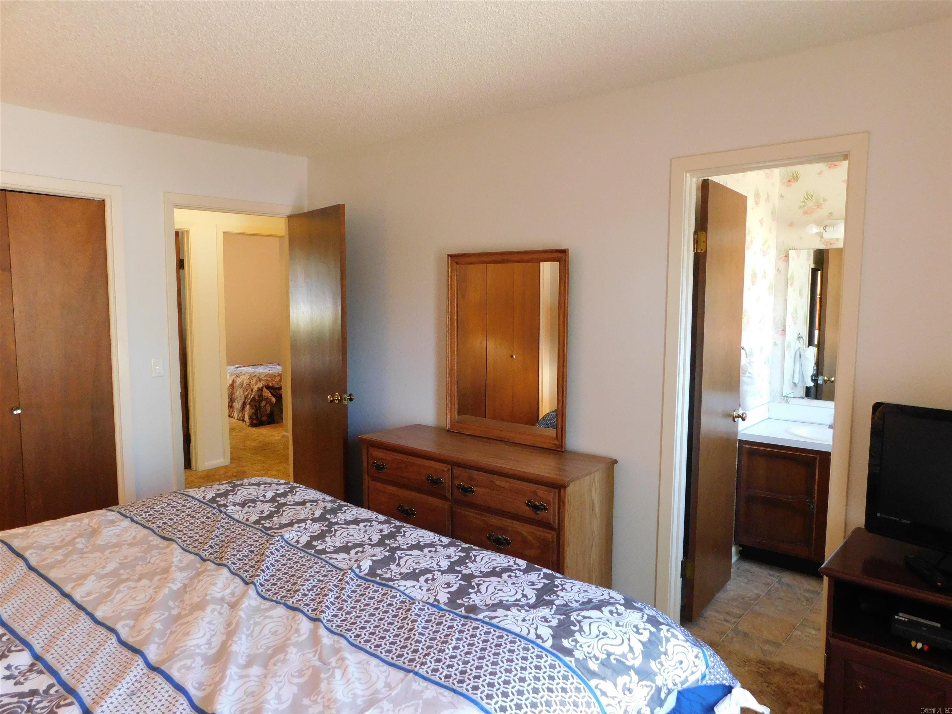 VALENCIA COURTS - Residential