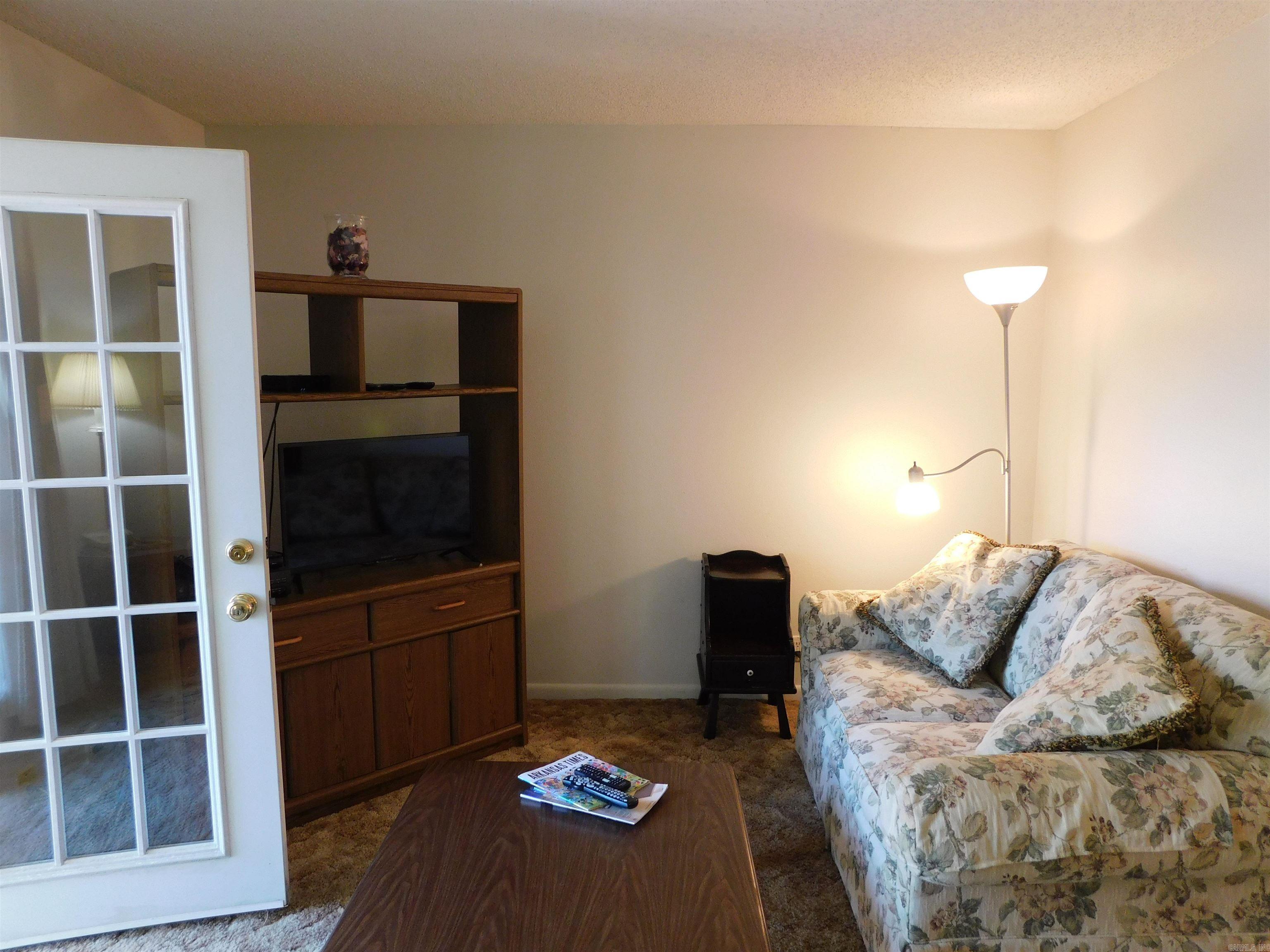 VALENCIA COURTS - Residential