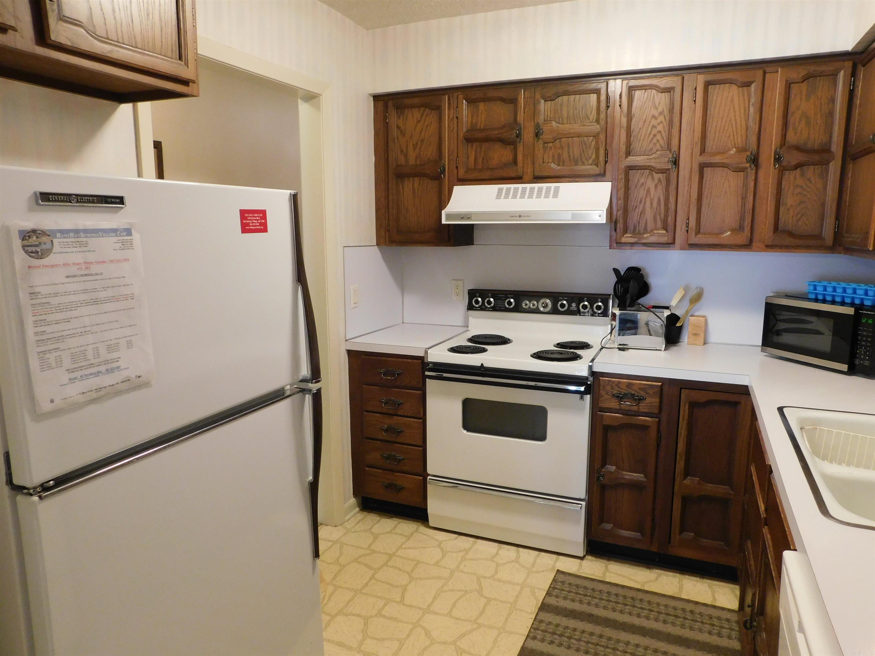 VALENCIA COURTS - Residential