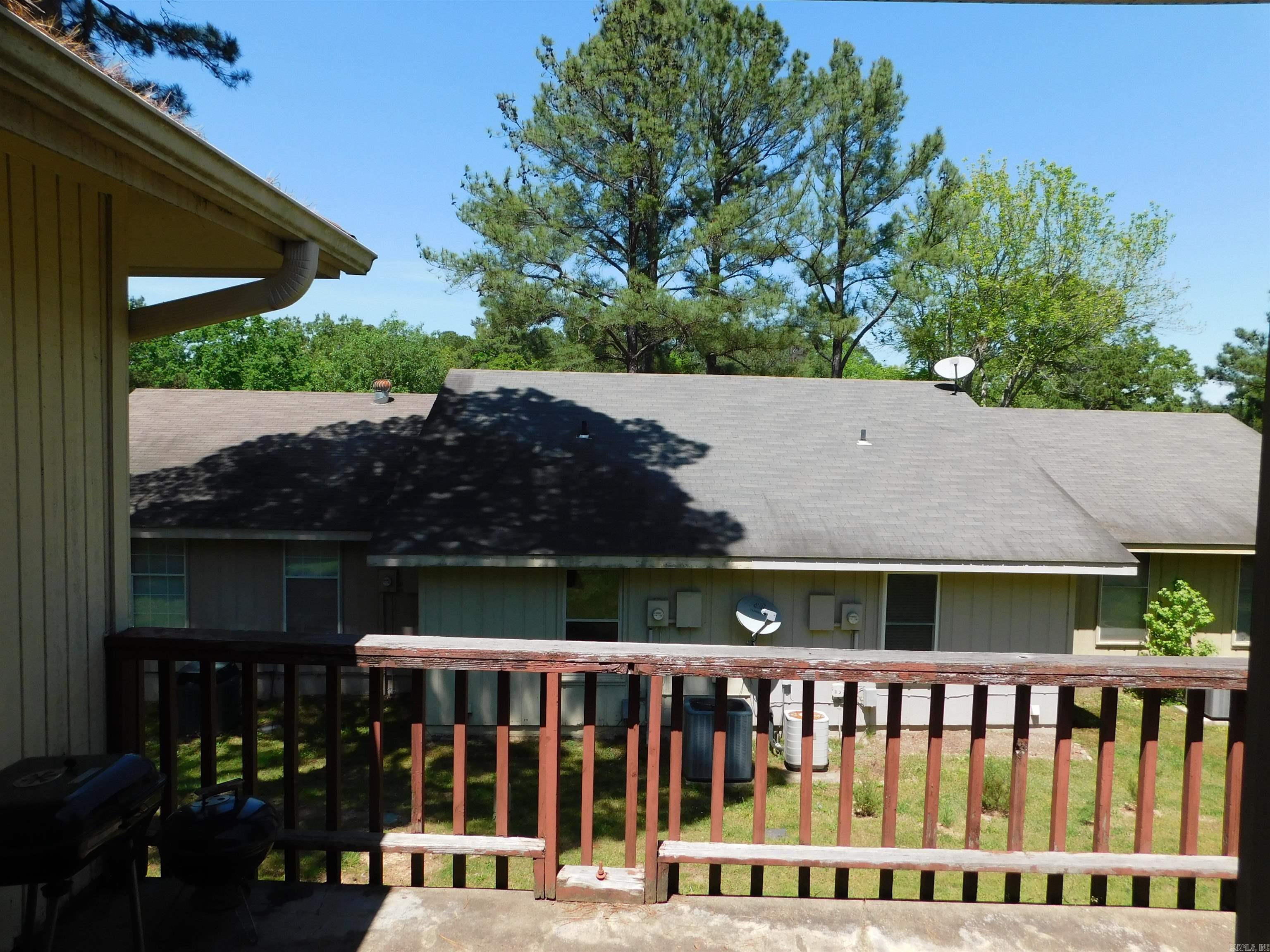 VALENCIA COURTS - Residential