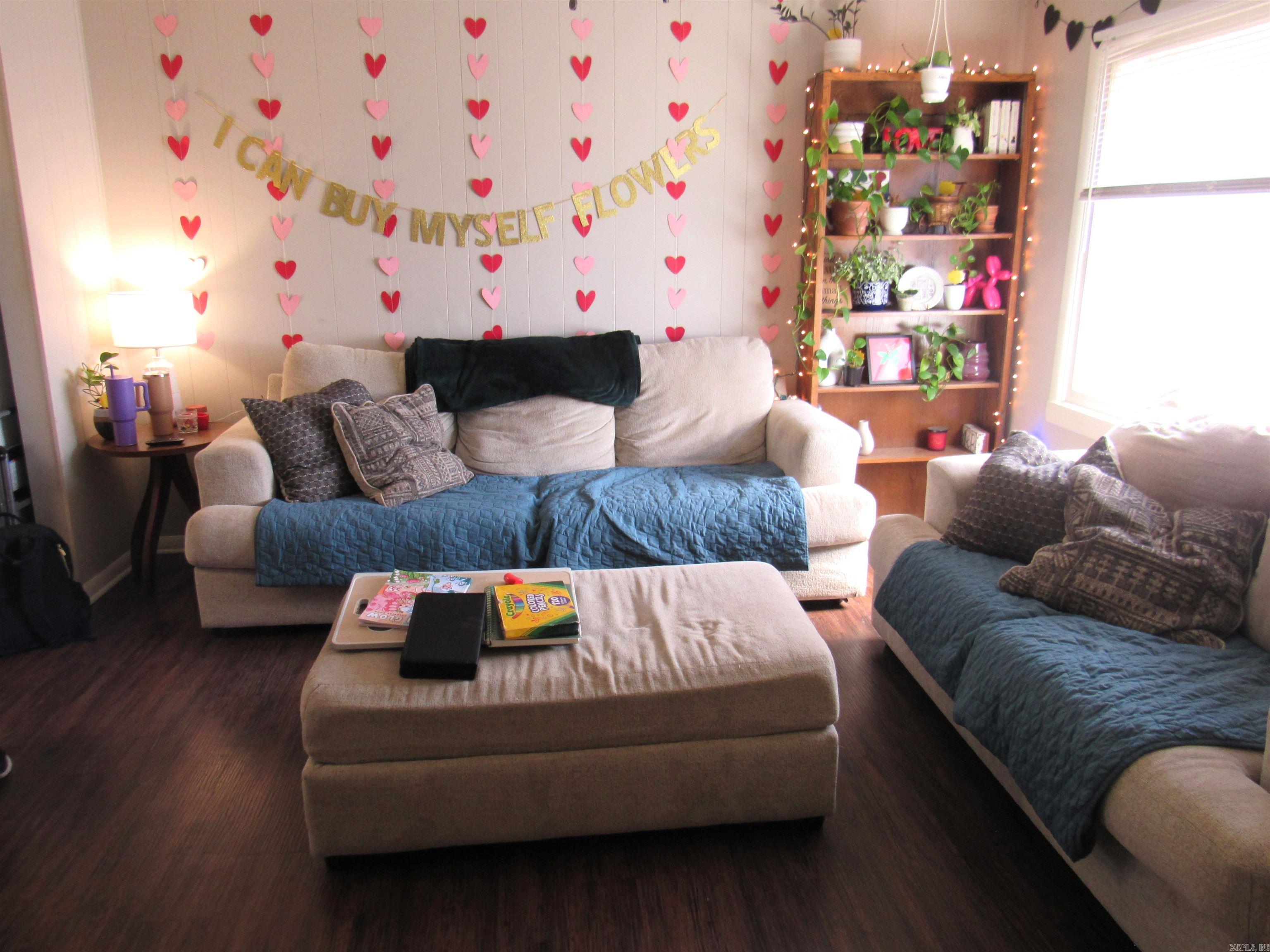 Moores Glendale - Residential Income