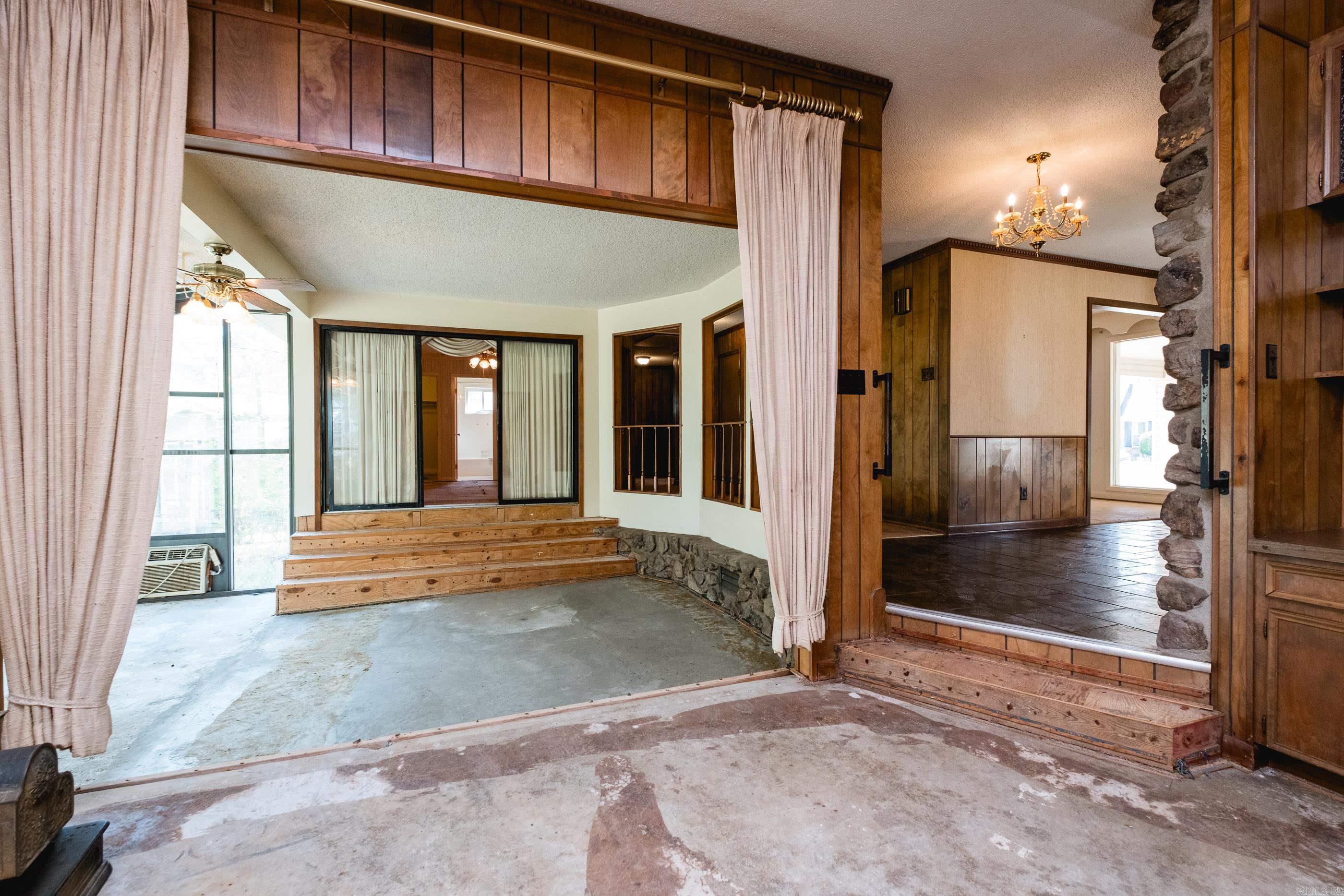 COLONY WEST - Residential