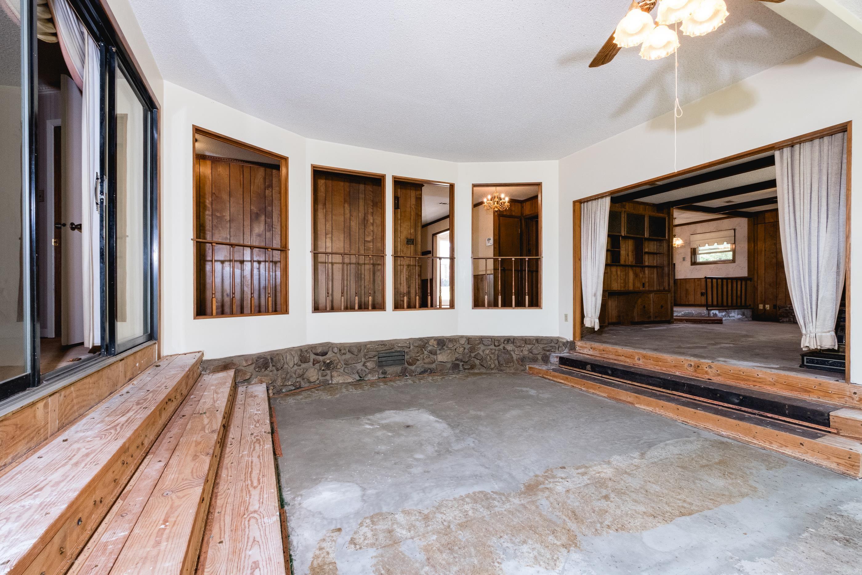 COLONY WEST - Residential