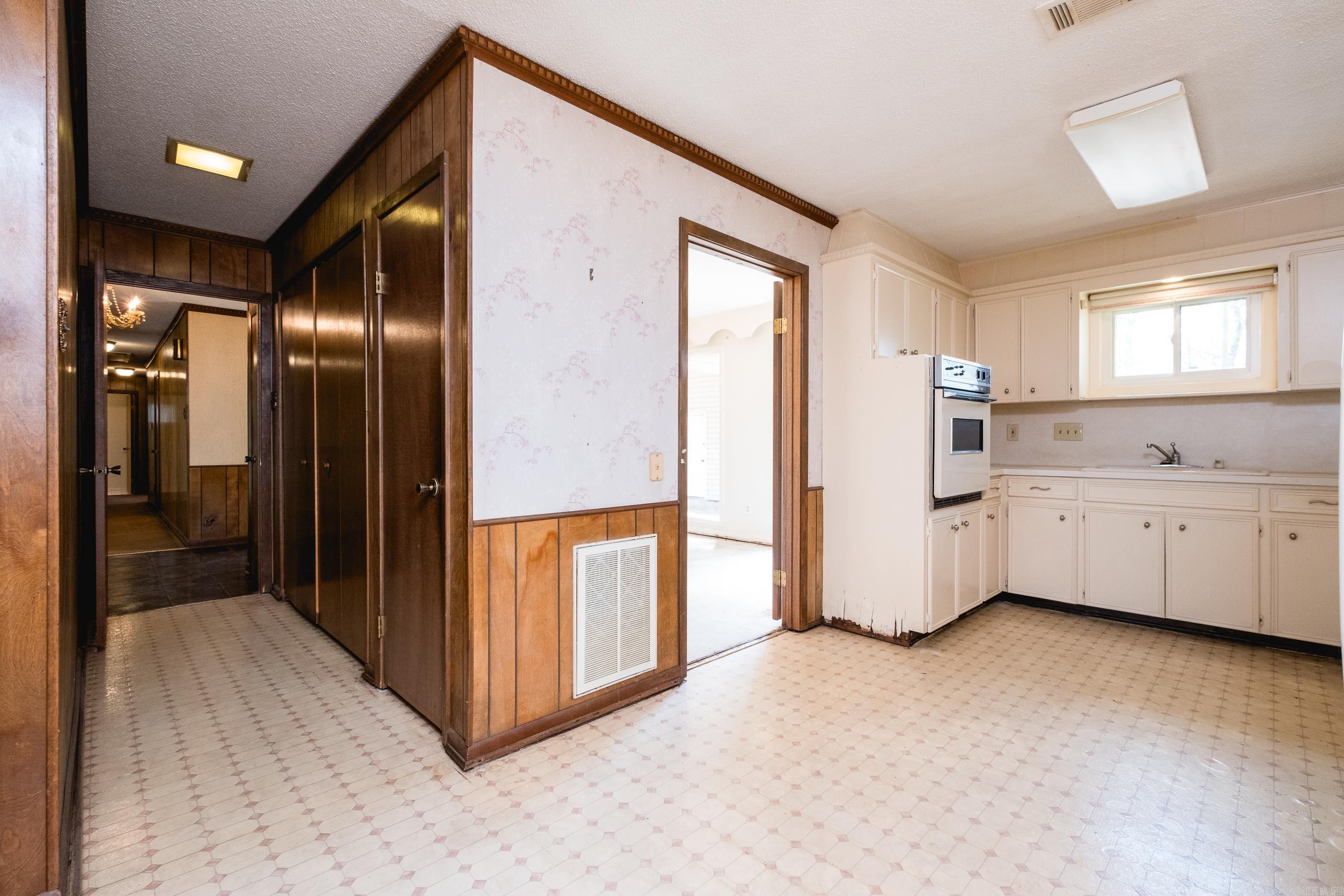 COLONY WEST - Residential