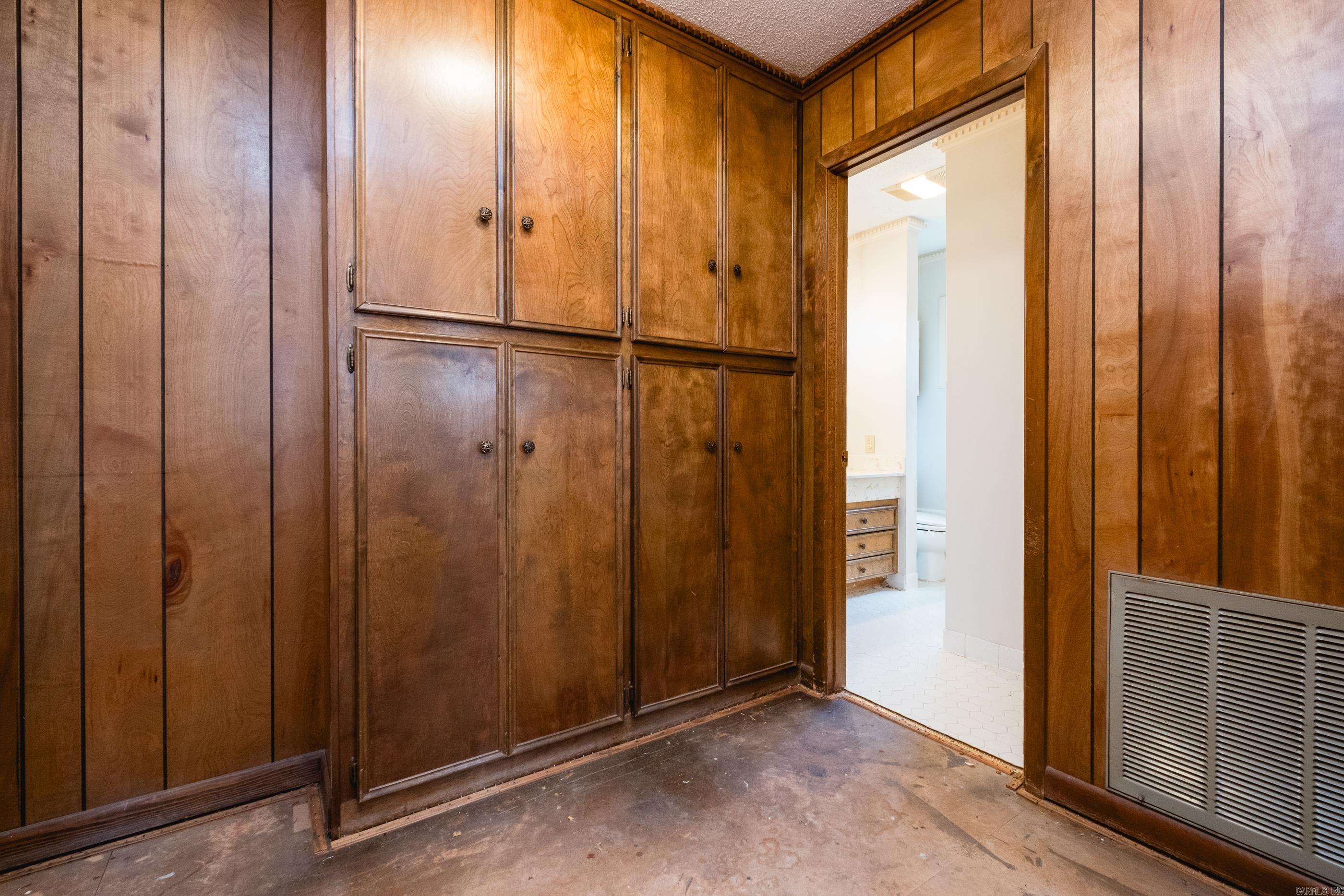 COLONY WEST - Residential