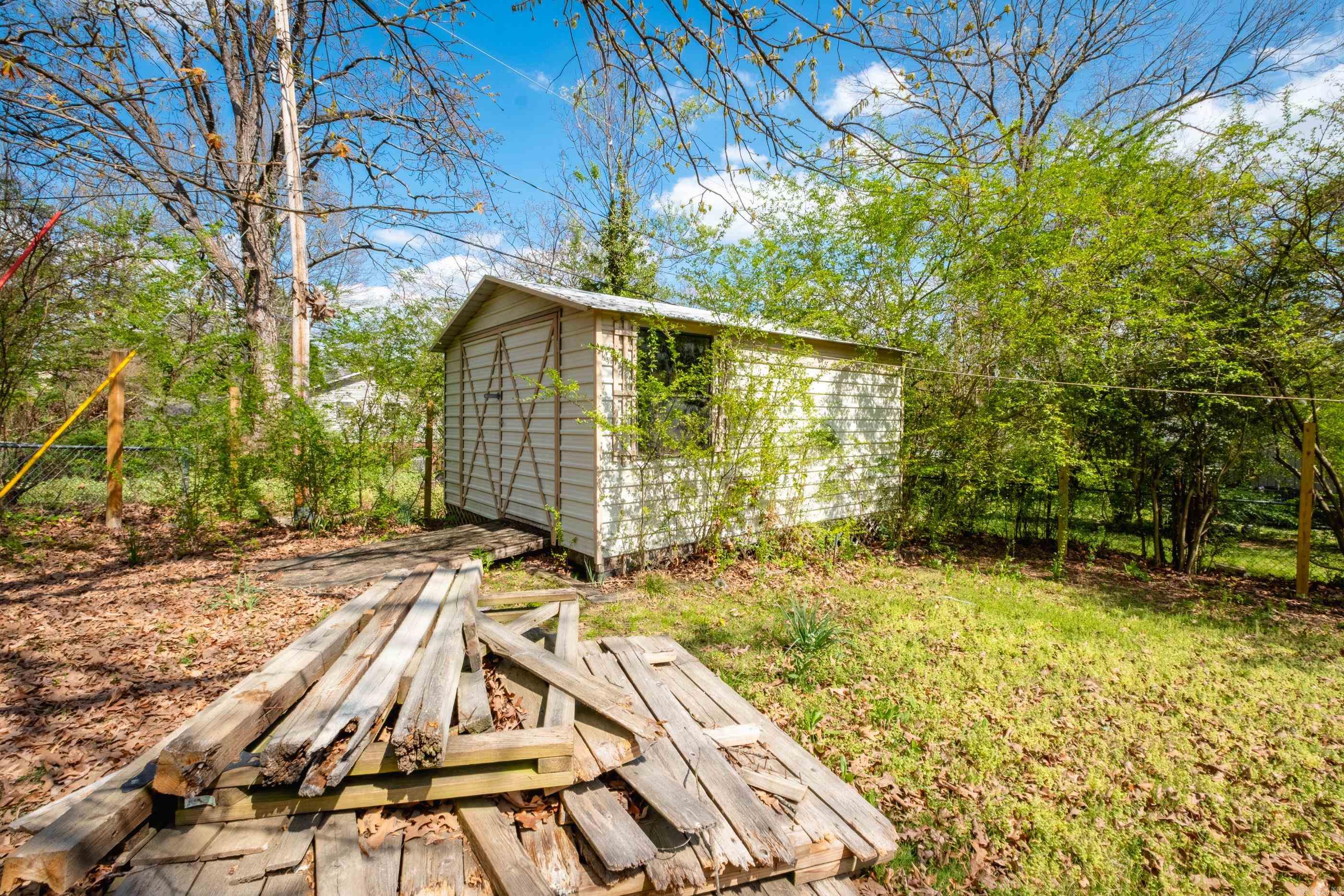 COLONY WEST - Residential