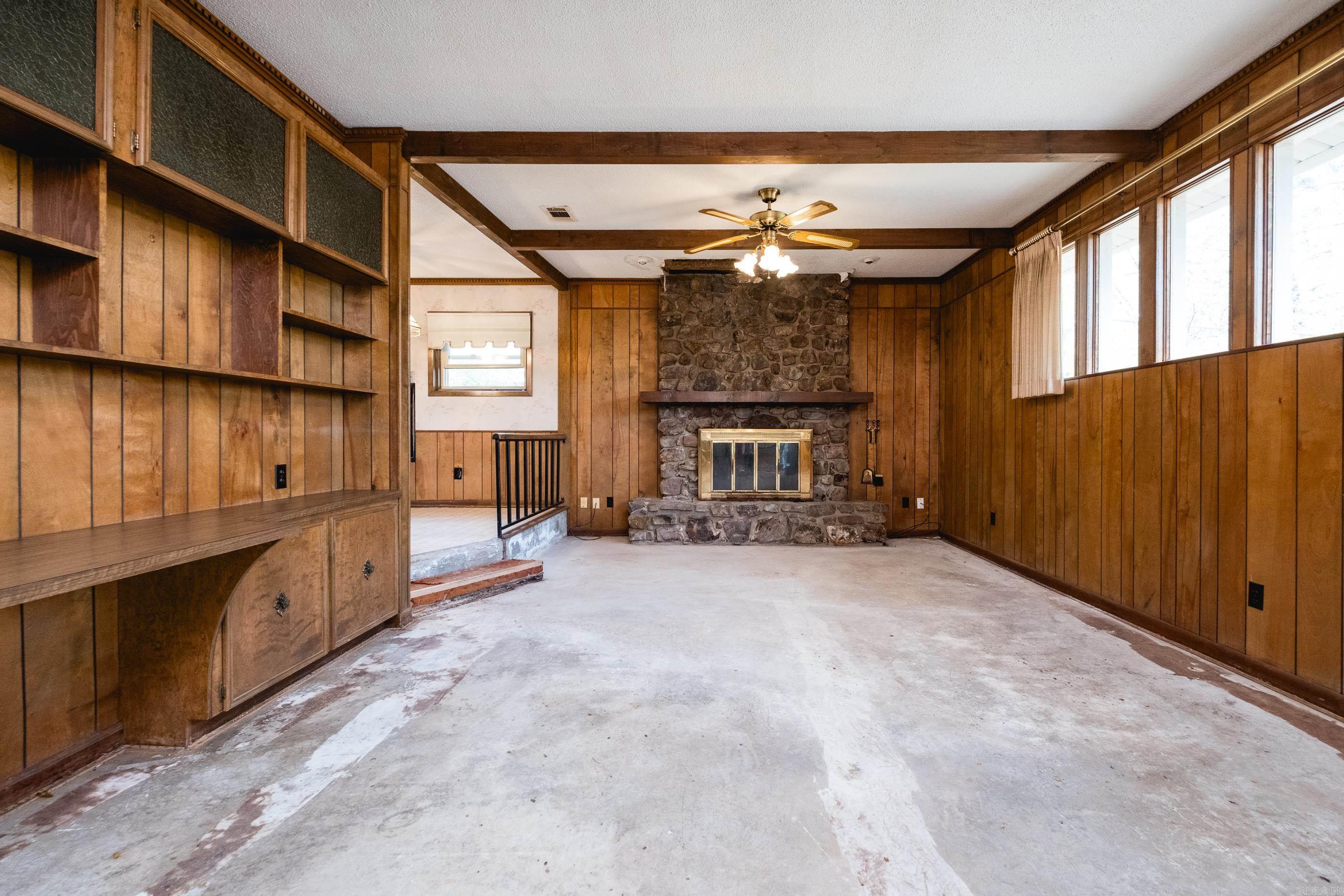 COLONY WEST - Residential