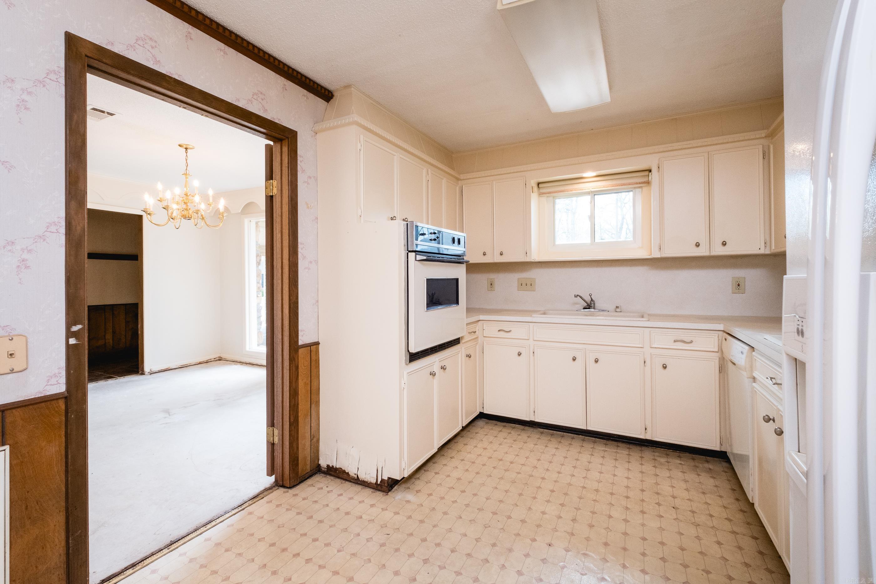 COLONY WEST - Residential