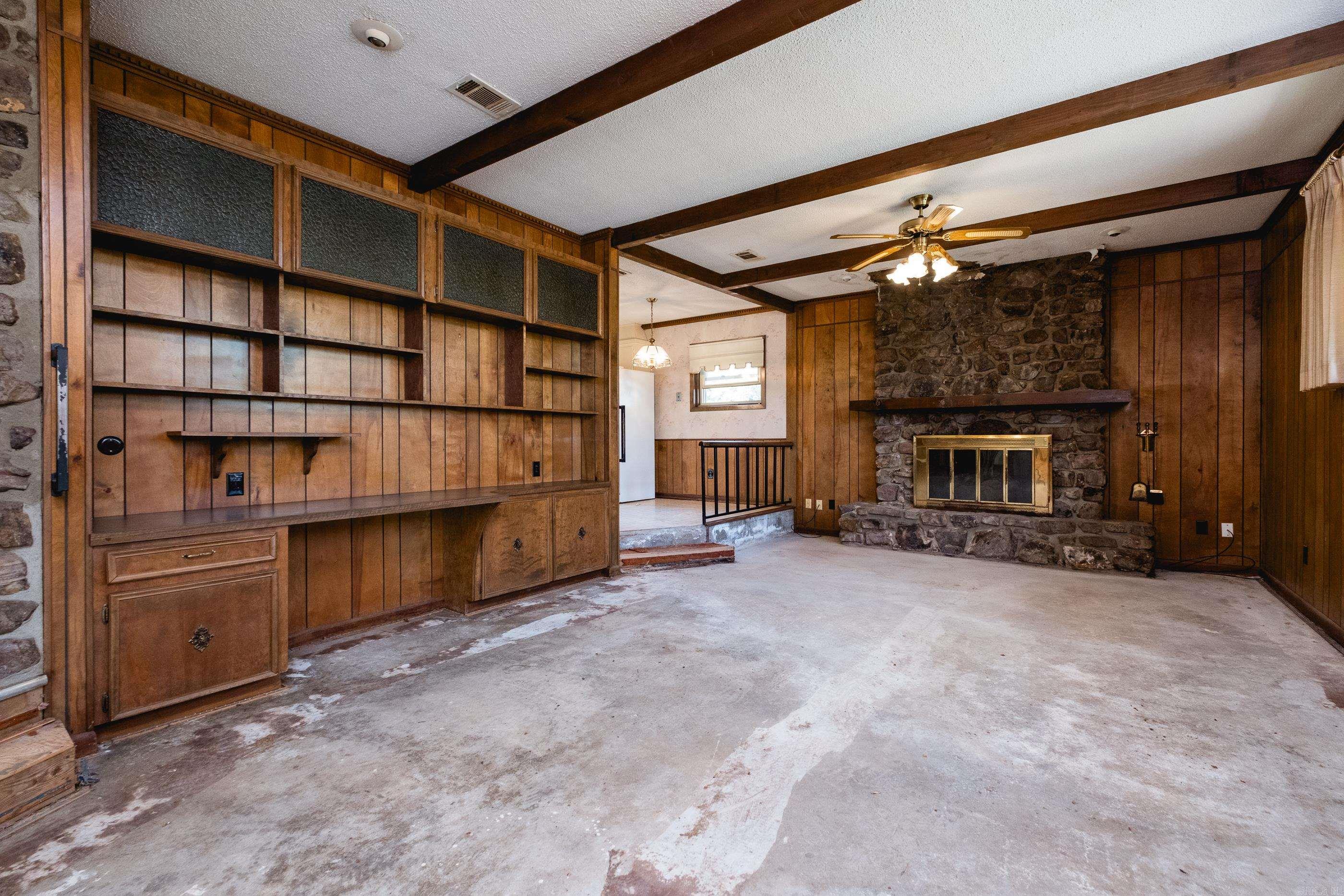 COLONY WEST - Residential