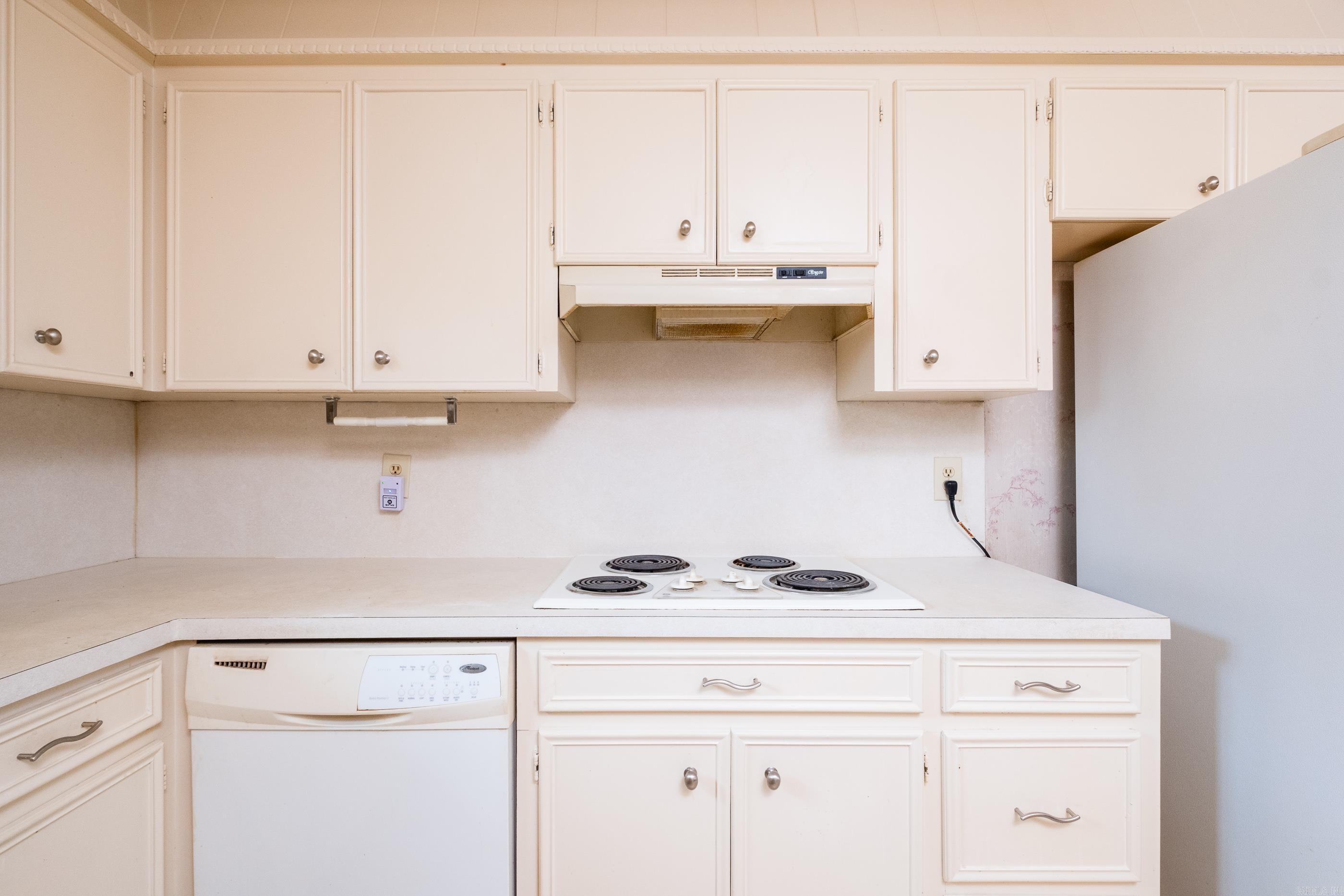 COLONY WEST - Residential