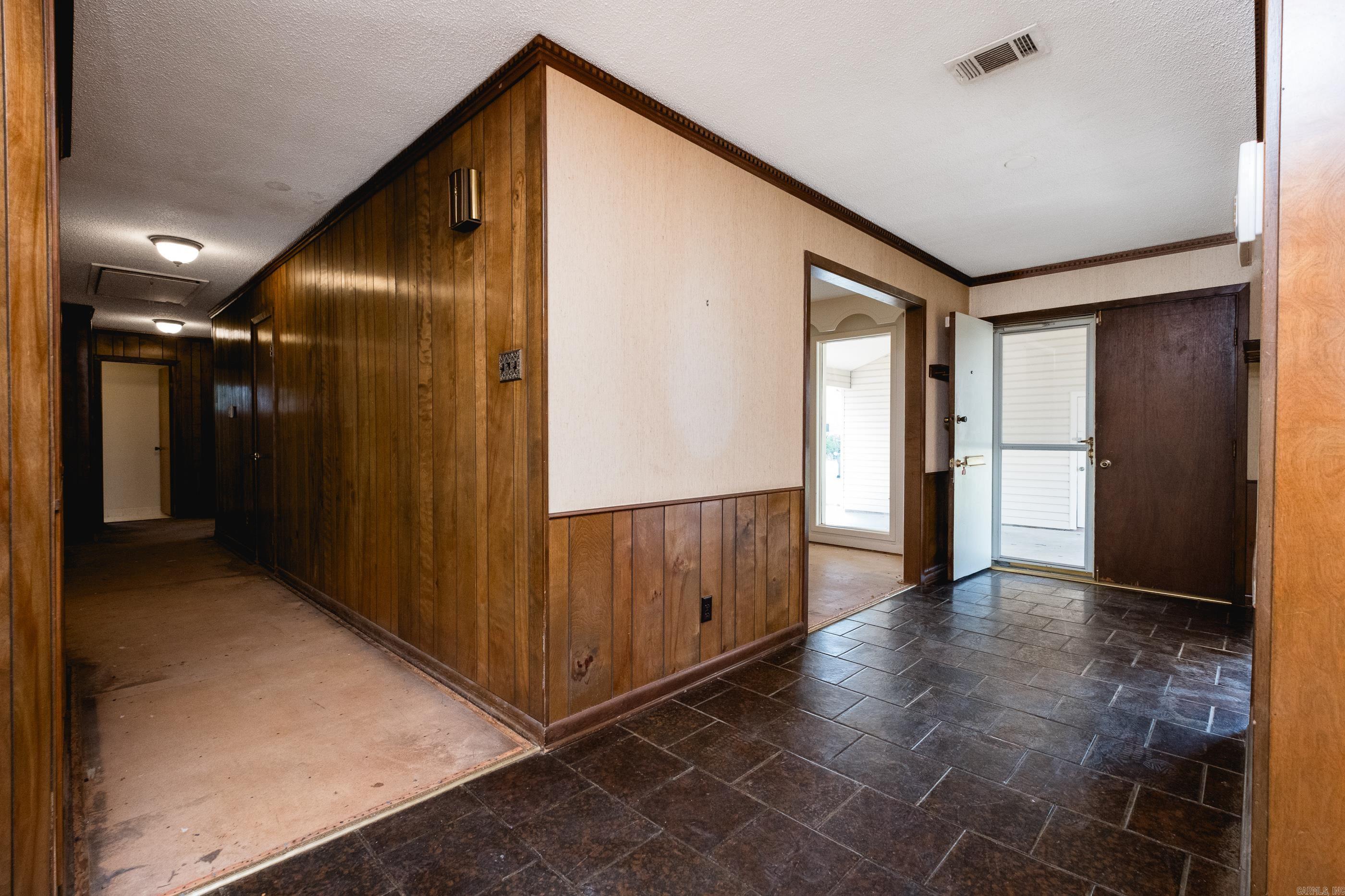 COLONY WEST - Residential