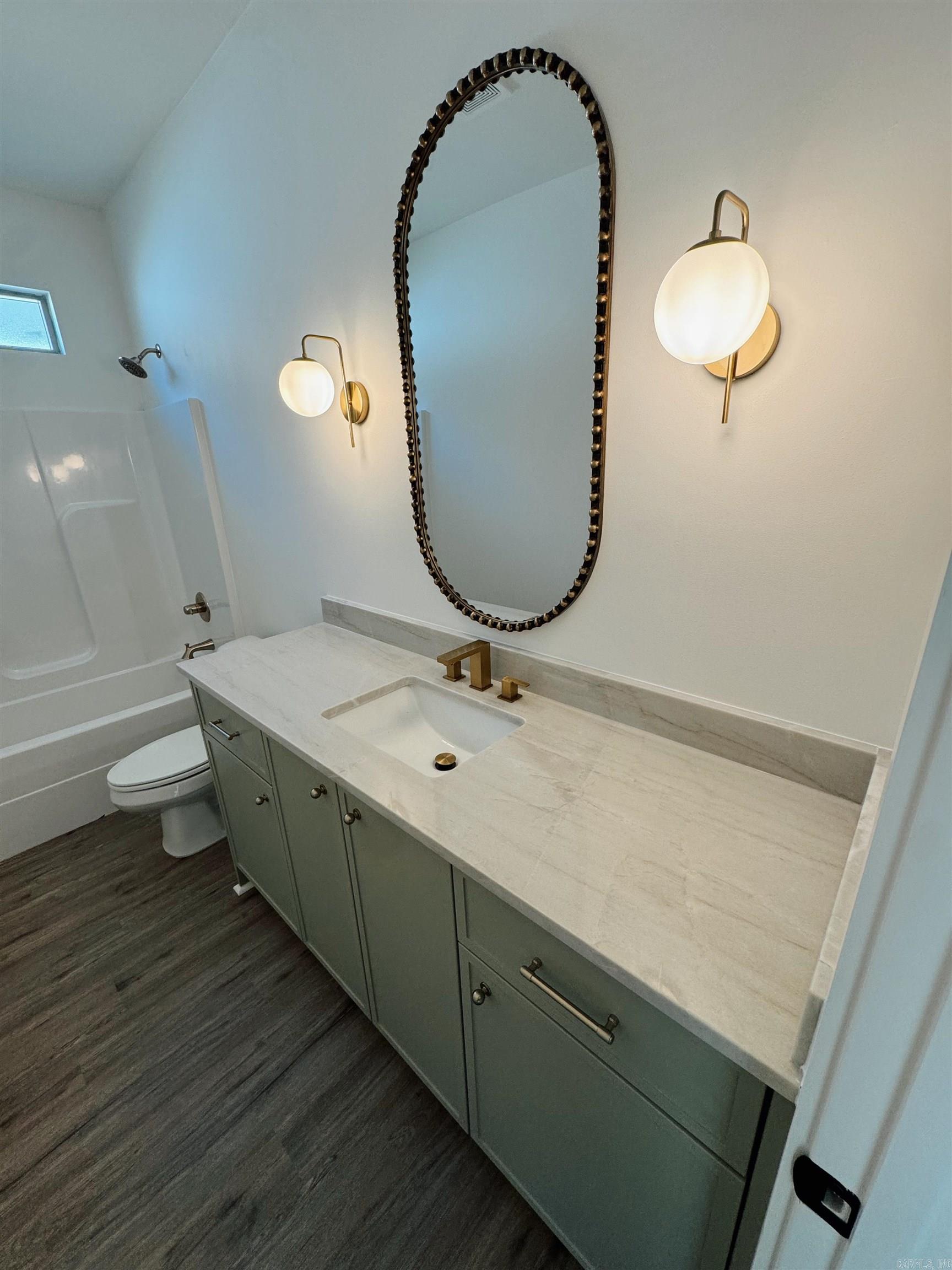 CREEKSIDE - Residential