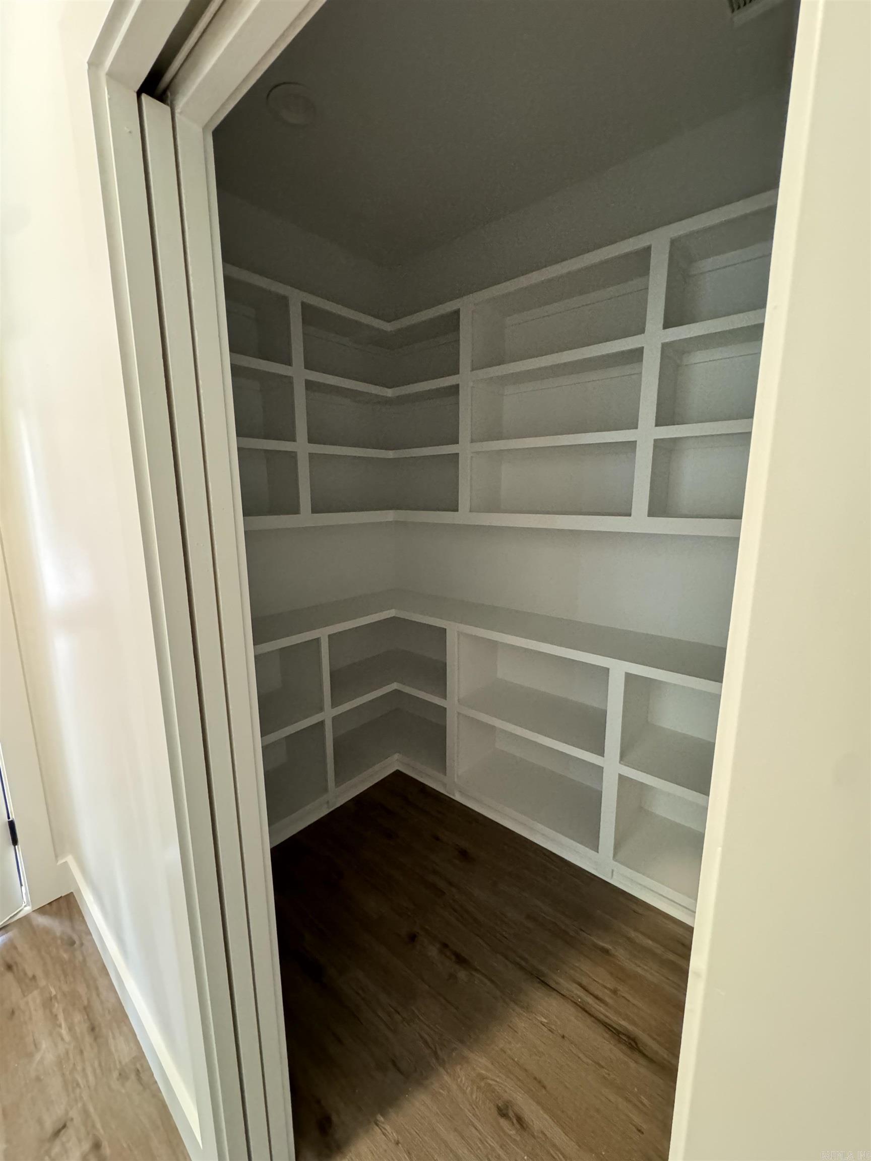 CREEKSIDE - Residential