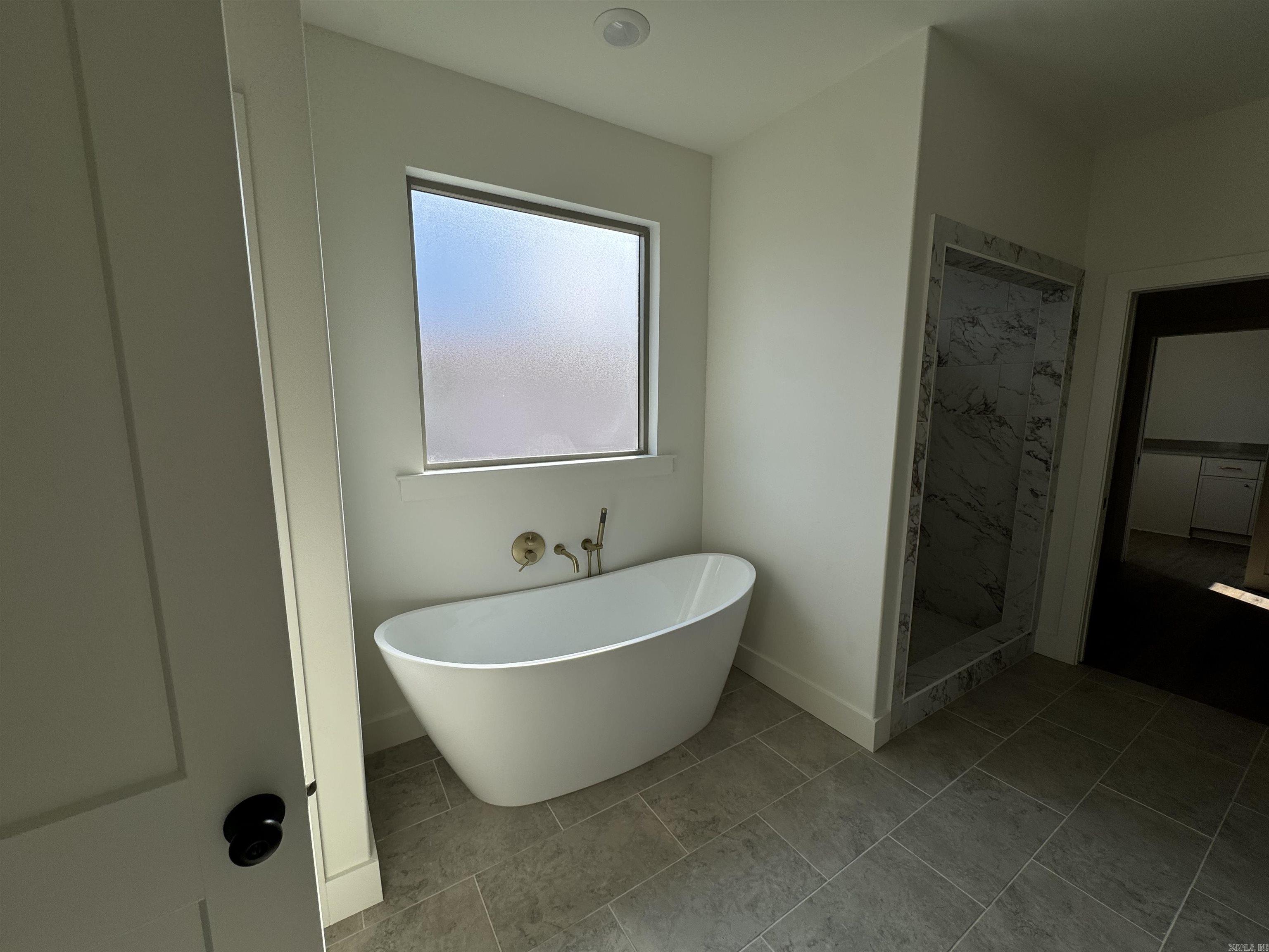 CREEKSIDE - Residential